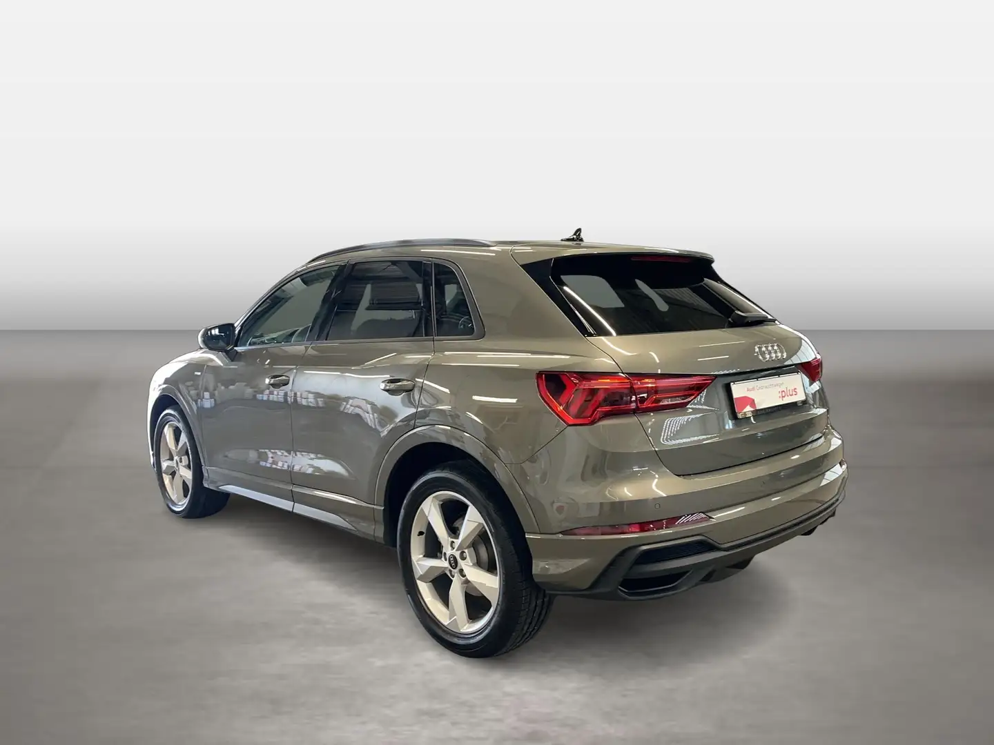 Audi Q3 35 TFSI S tronic S line FLA ACC STH AHK LM Grau - 2