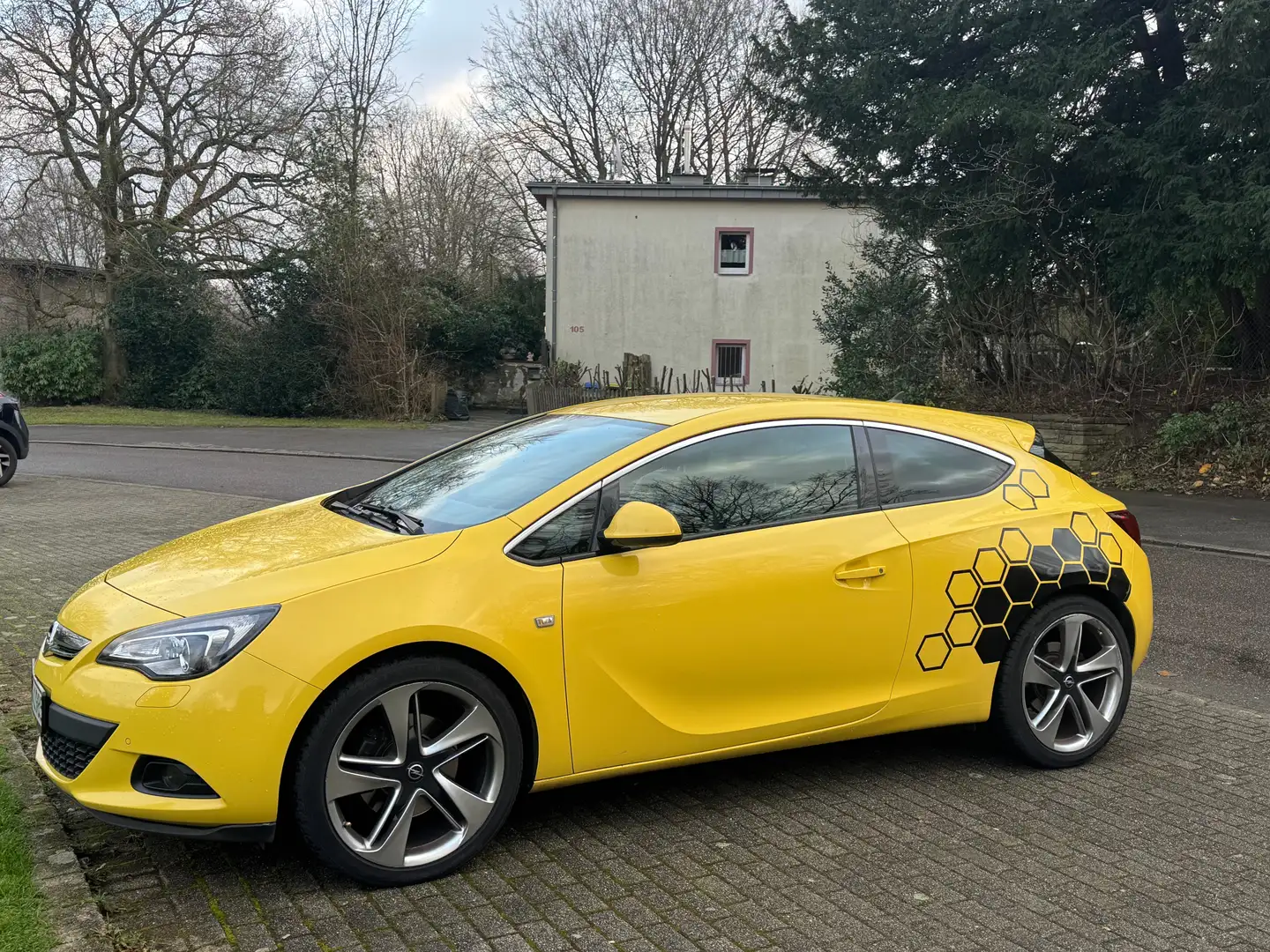Opel Astra Innovation OPC LINE .LEDER.NAVI.PDC.TEMPOMAT.TOP Geel - 2