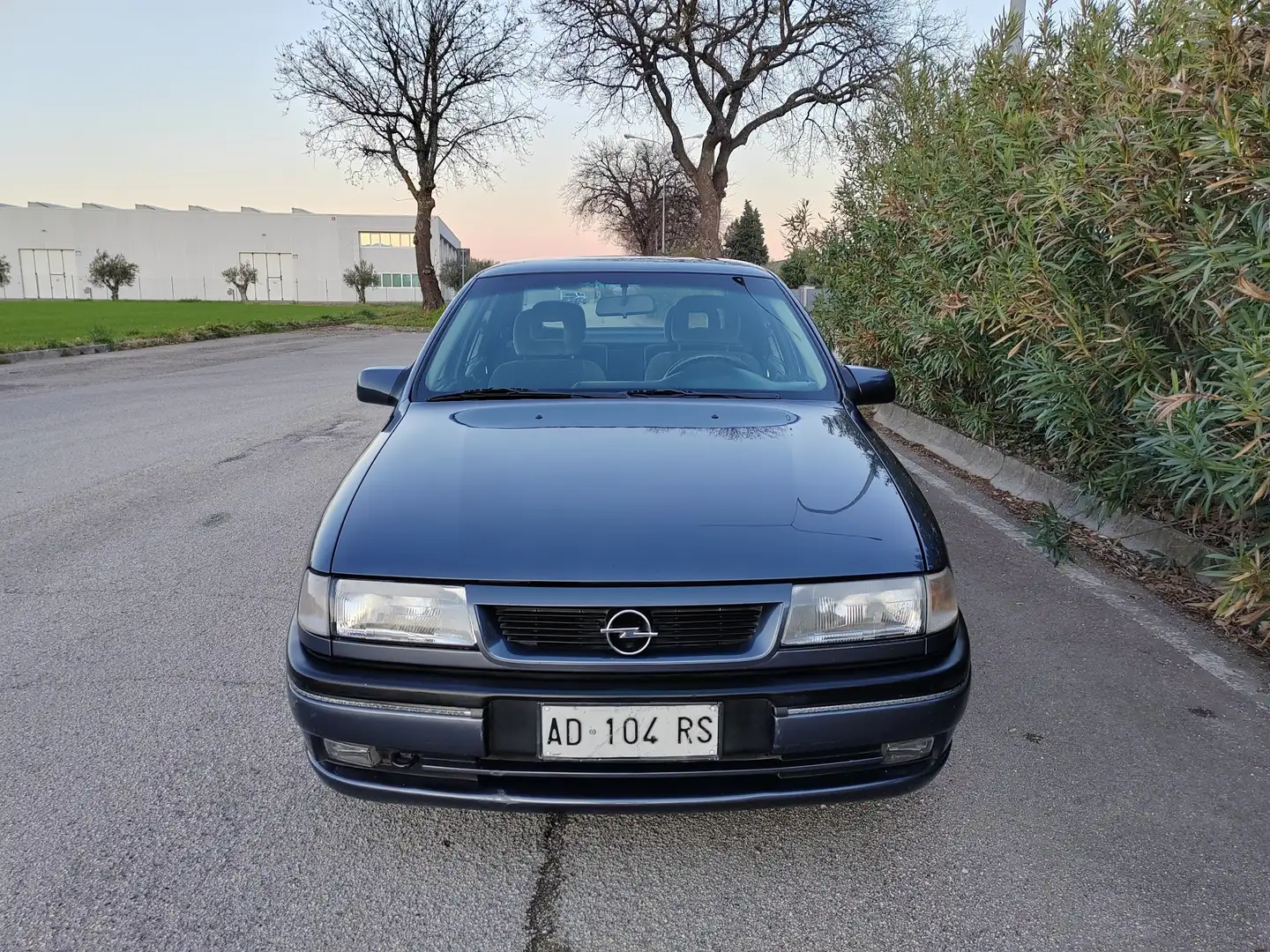 Opel Vectra 5p 1.6i CDX cat. - 2