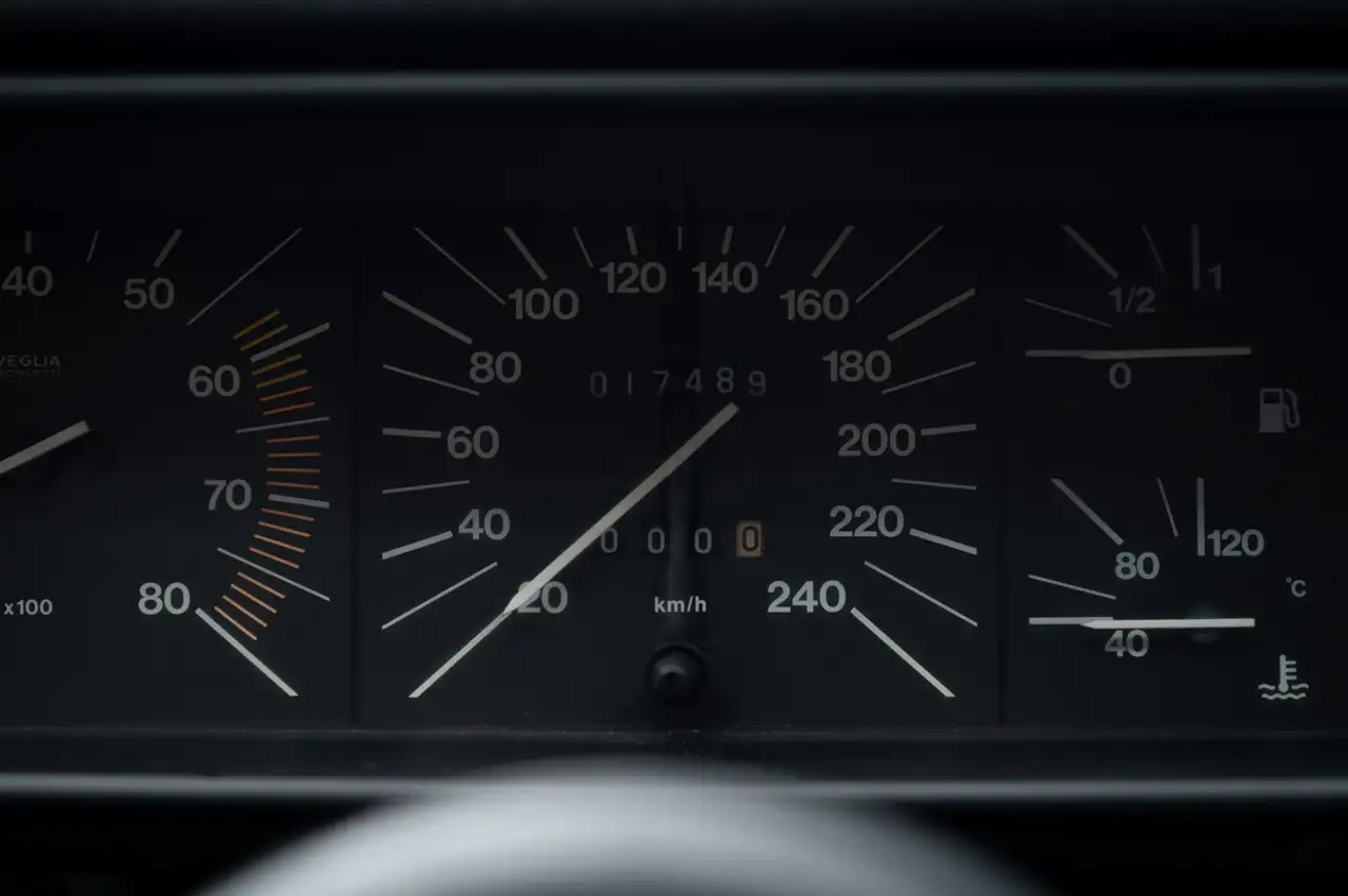 Alfa Romeo 75 1.8 Turbo Zender, foto 9