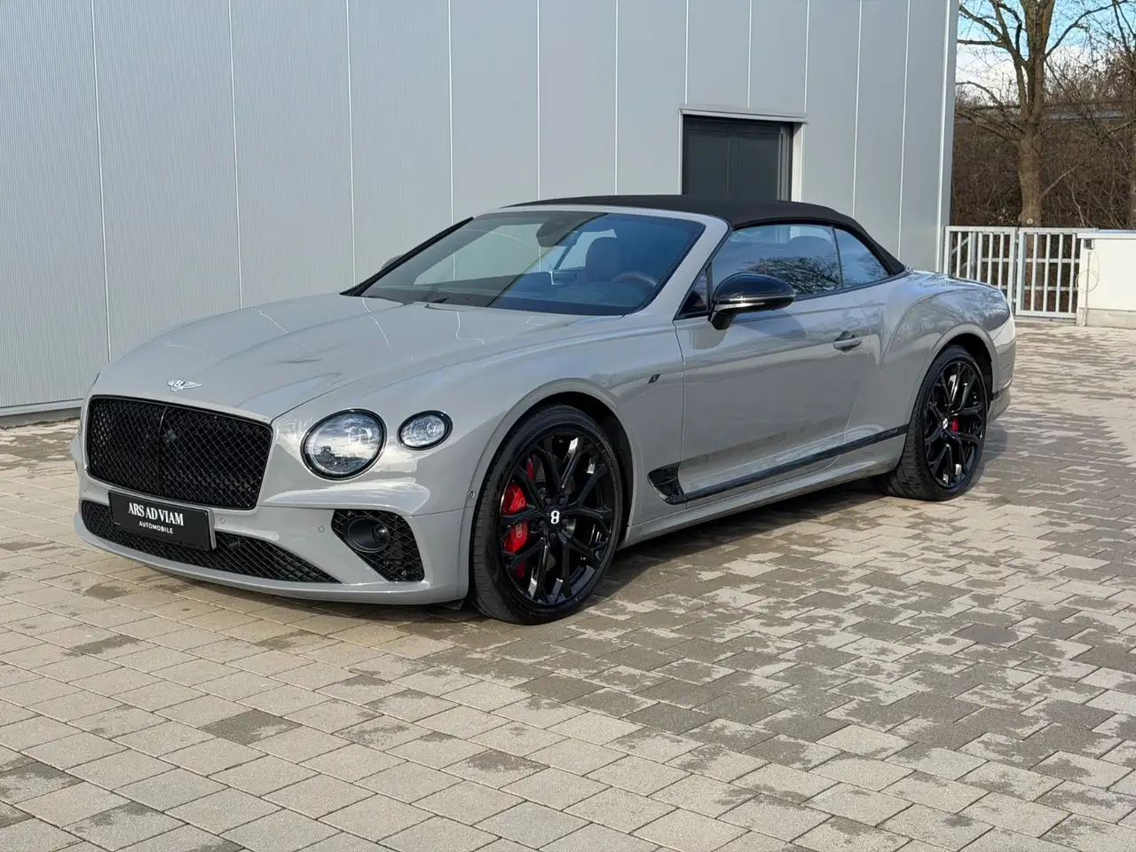 Bentley Continental GTC 2023