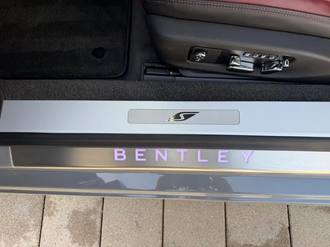 Bentley Continental GTC 2023 — фото 14