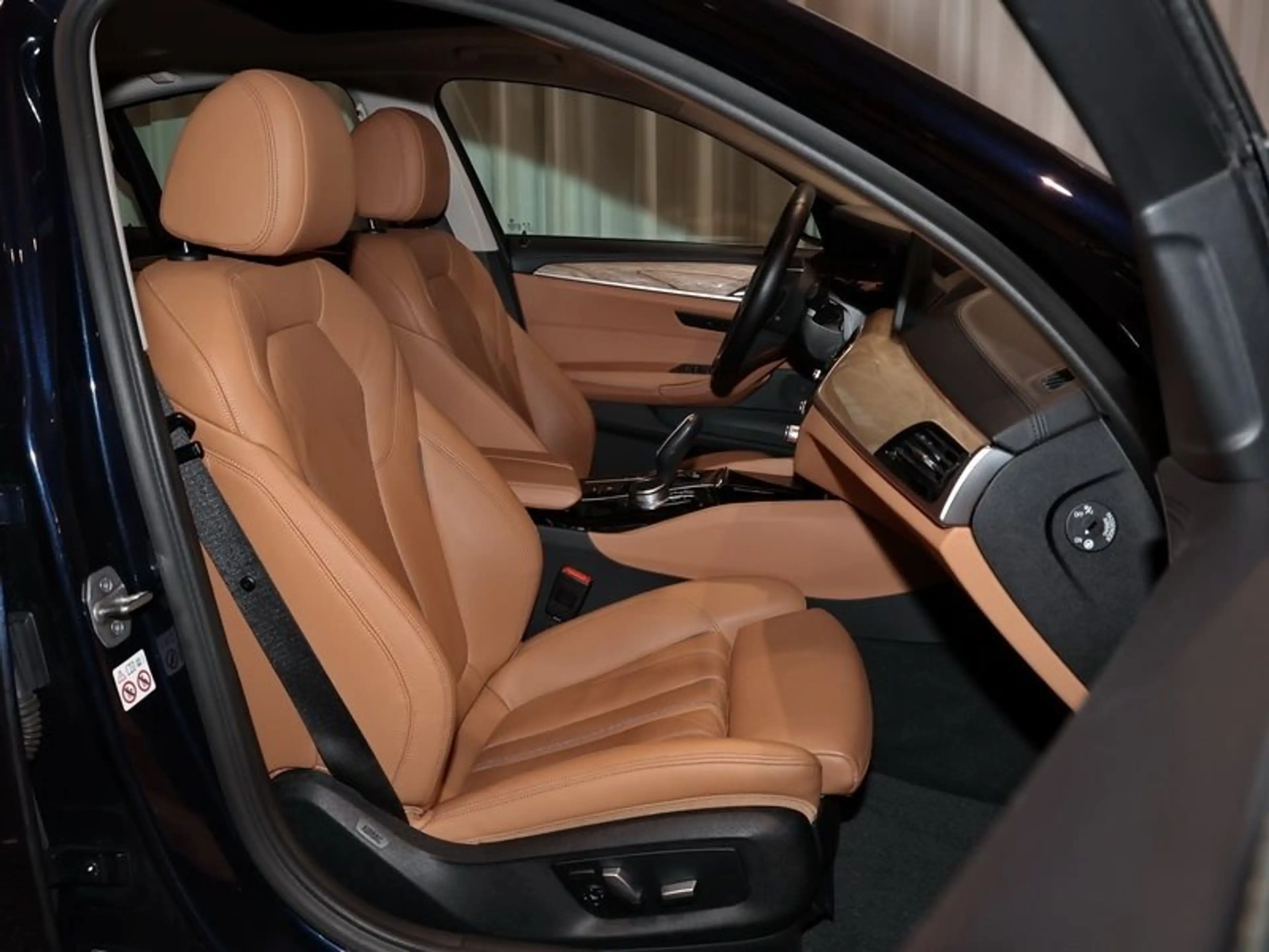 BMW 545 e xDrive Limousine DAB WLAN GSD Komfortzg. — photo 4
