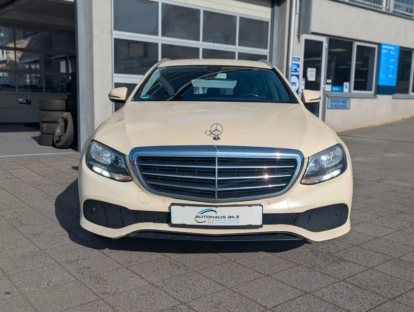 Mercedes-Benz E 200 E -Klasse T-Modell E 200 d !! Taxi!! Beige - 2