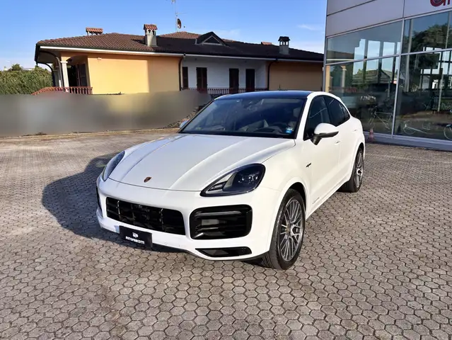 2023 Porsche Cayenne in White for sale