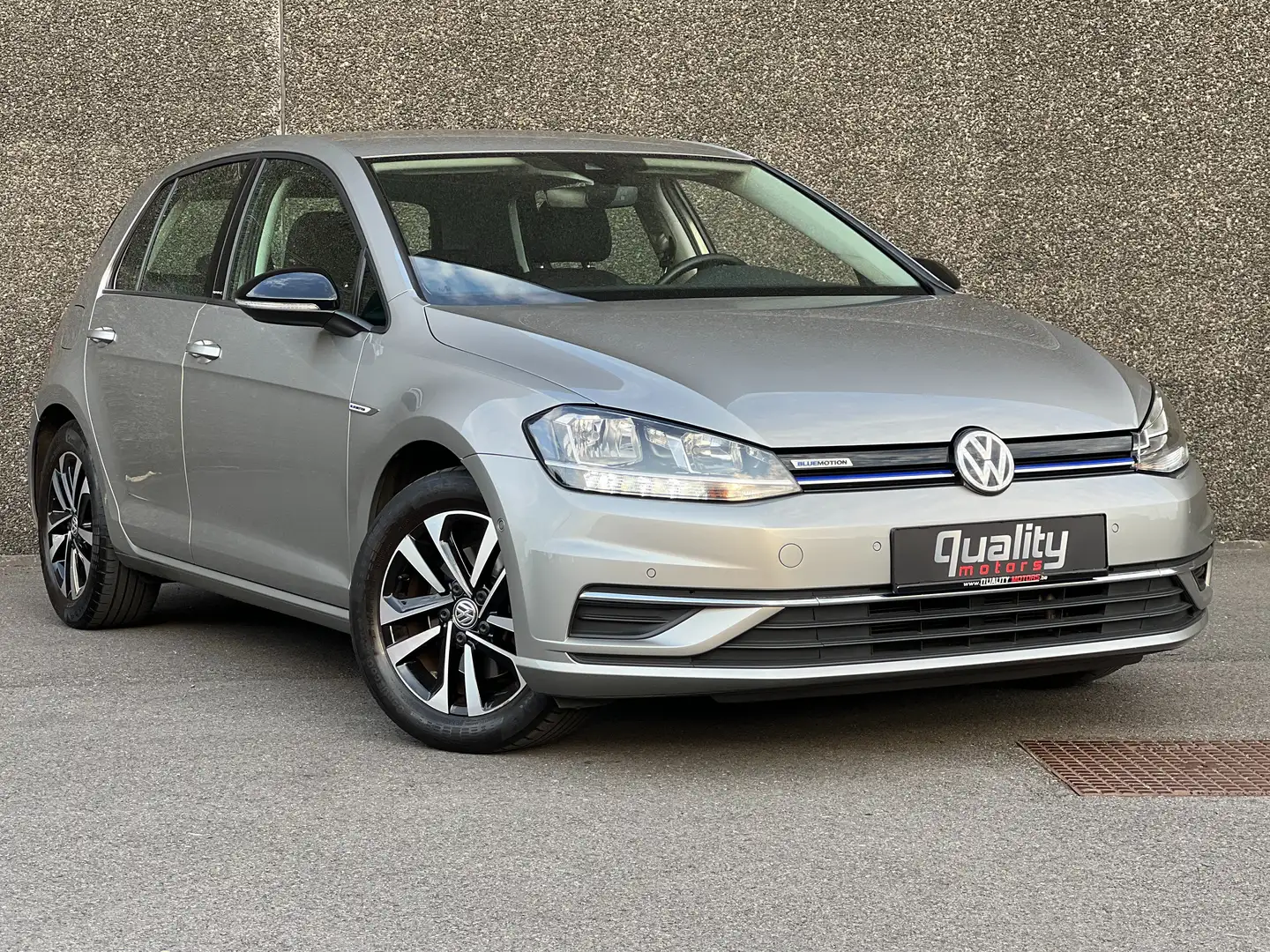Volkswagen Golf 1.5 TSI ACT BM IQ.Drive OPF (EU6.2) srebrna - 1