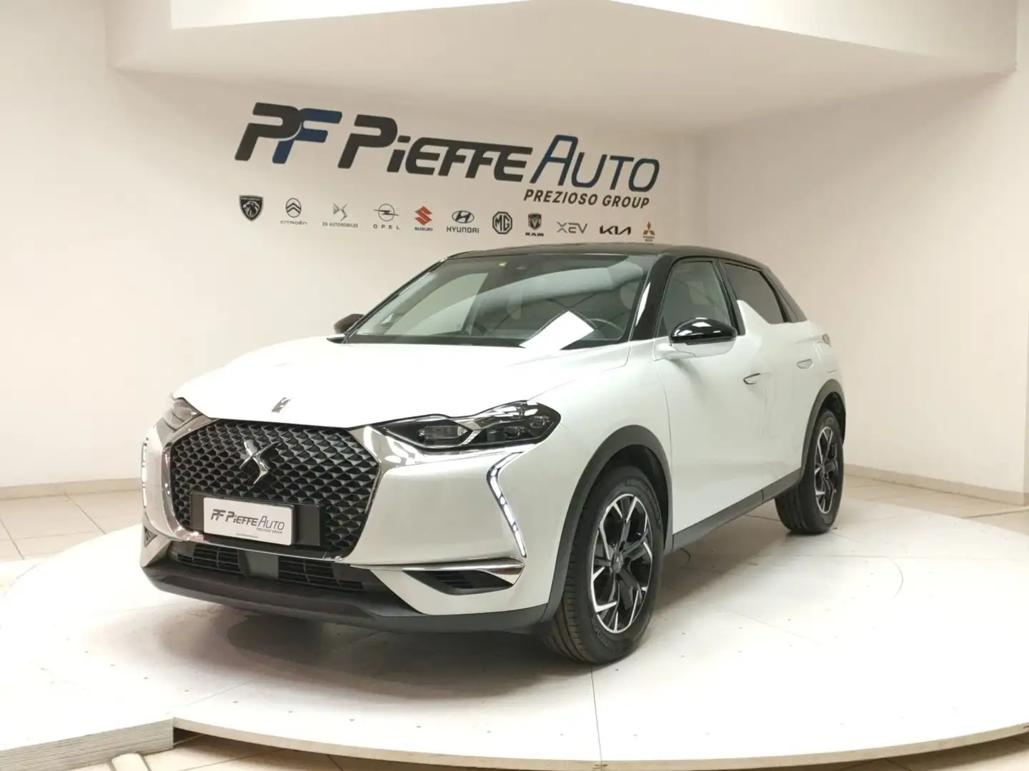 DS Automobiles DS 3 Crossback 3 Crossback - DS 3 Crossback BlueHDi 130 aut. Faub Bianco - 1