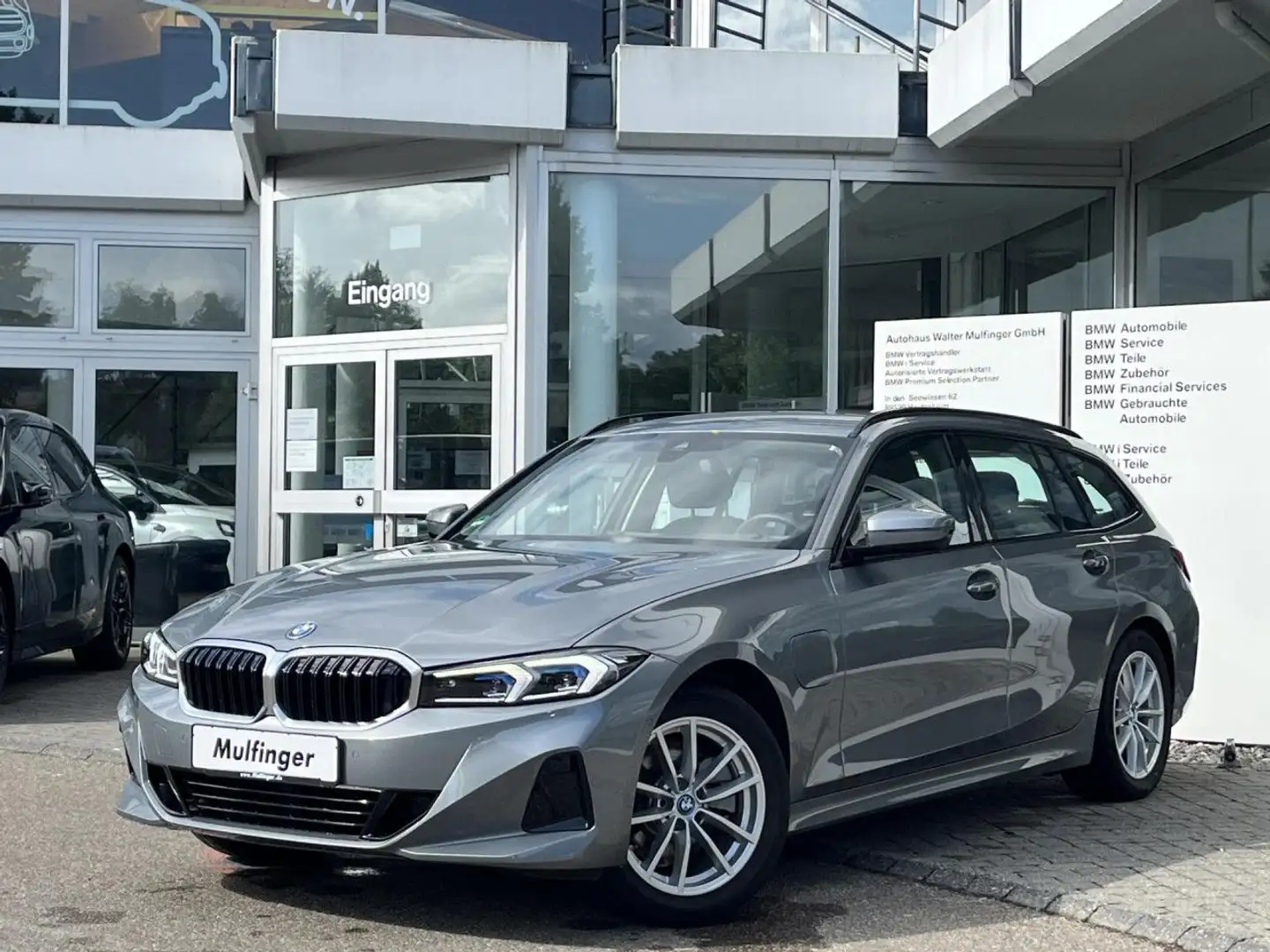 BMW 330 e T.xDrive HUD Kamera LiveProf.HiFi KomfZ.AHK Grau - 2