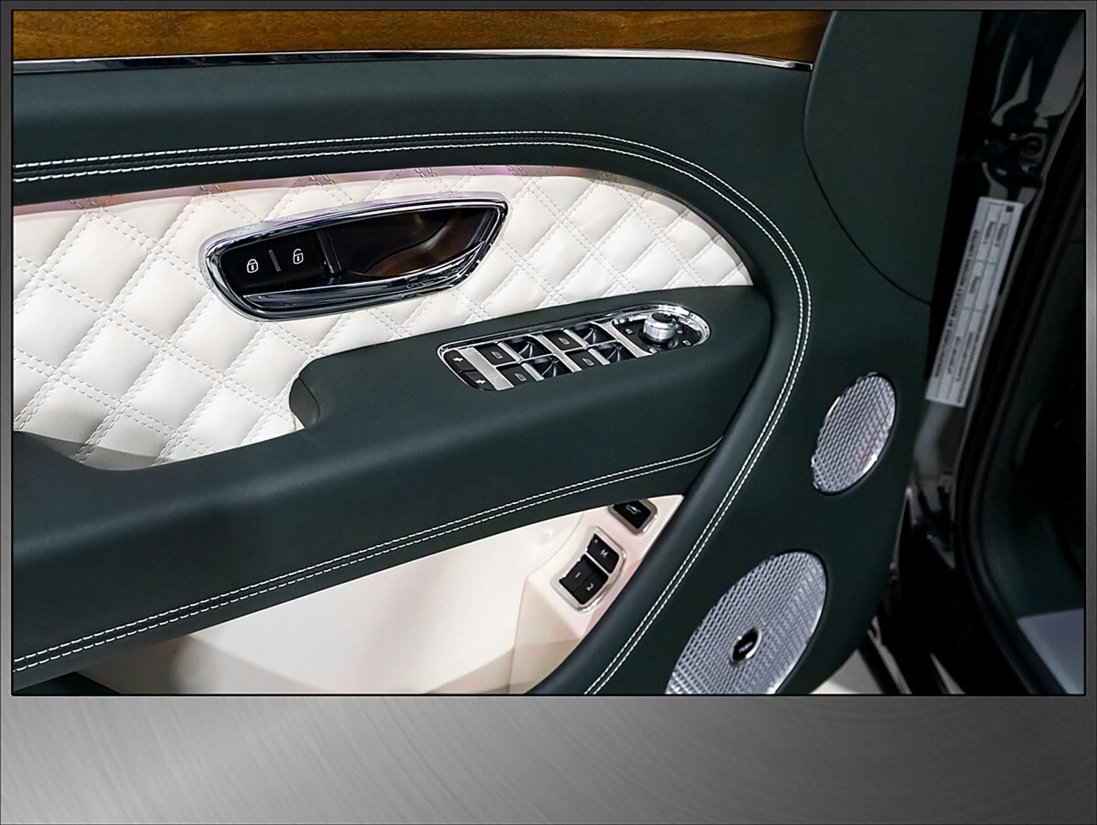 Bentley Bentayga S Hybrid Azure/22"/Massage/Head-Up/ACC/TV/Kamera — photo 9