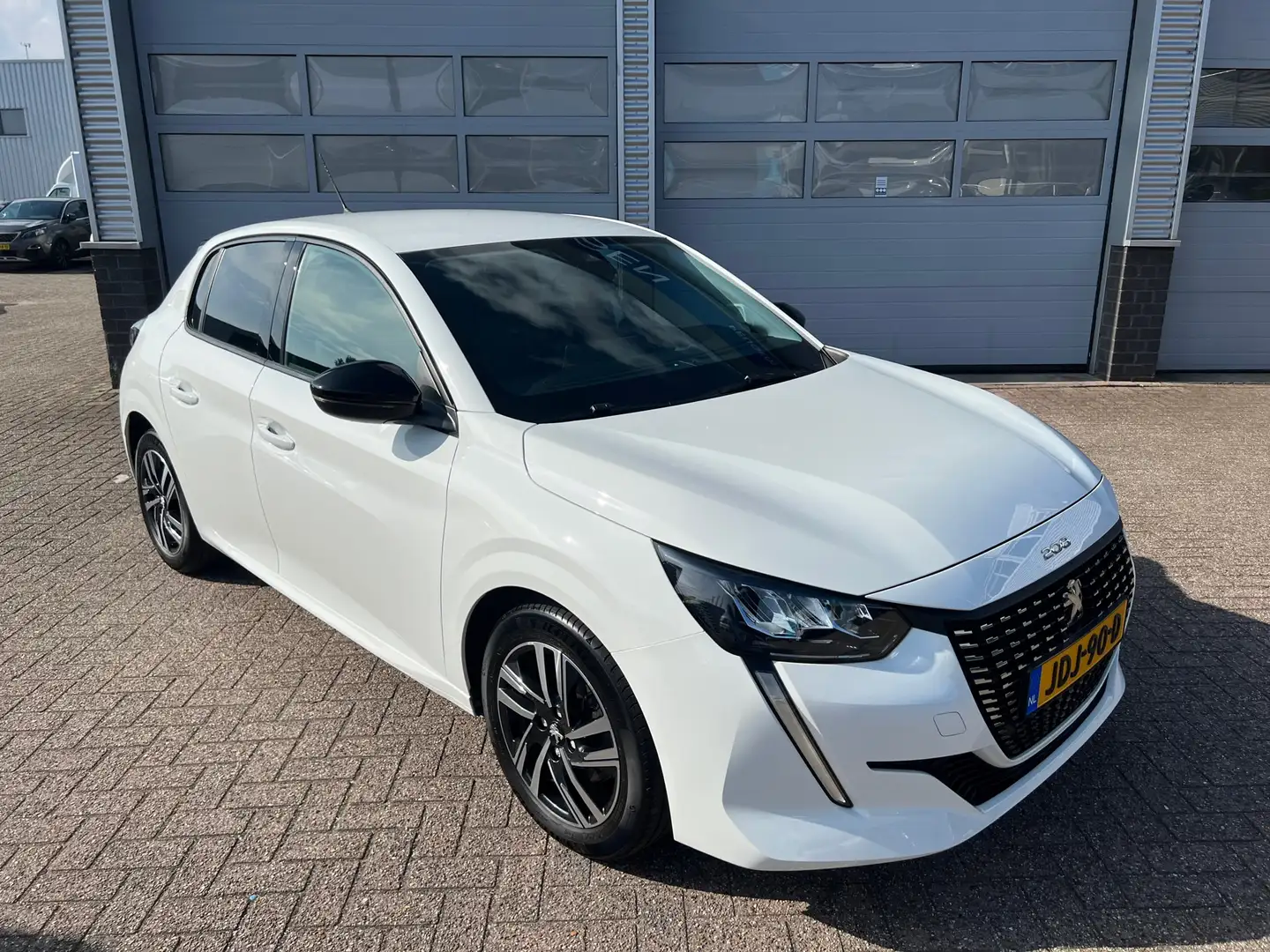 Peugeot 208 1.2 100PK PureTech Allure Pack | Keyless | Stoelve Wit - 2