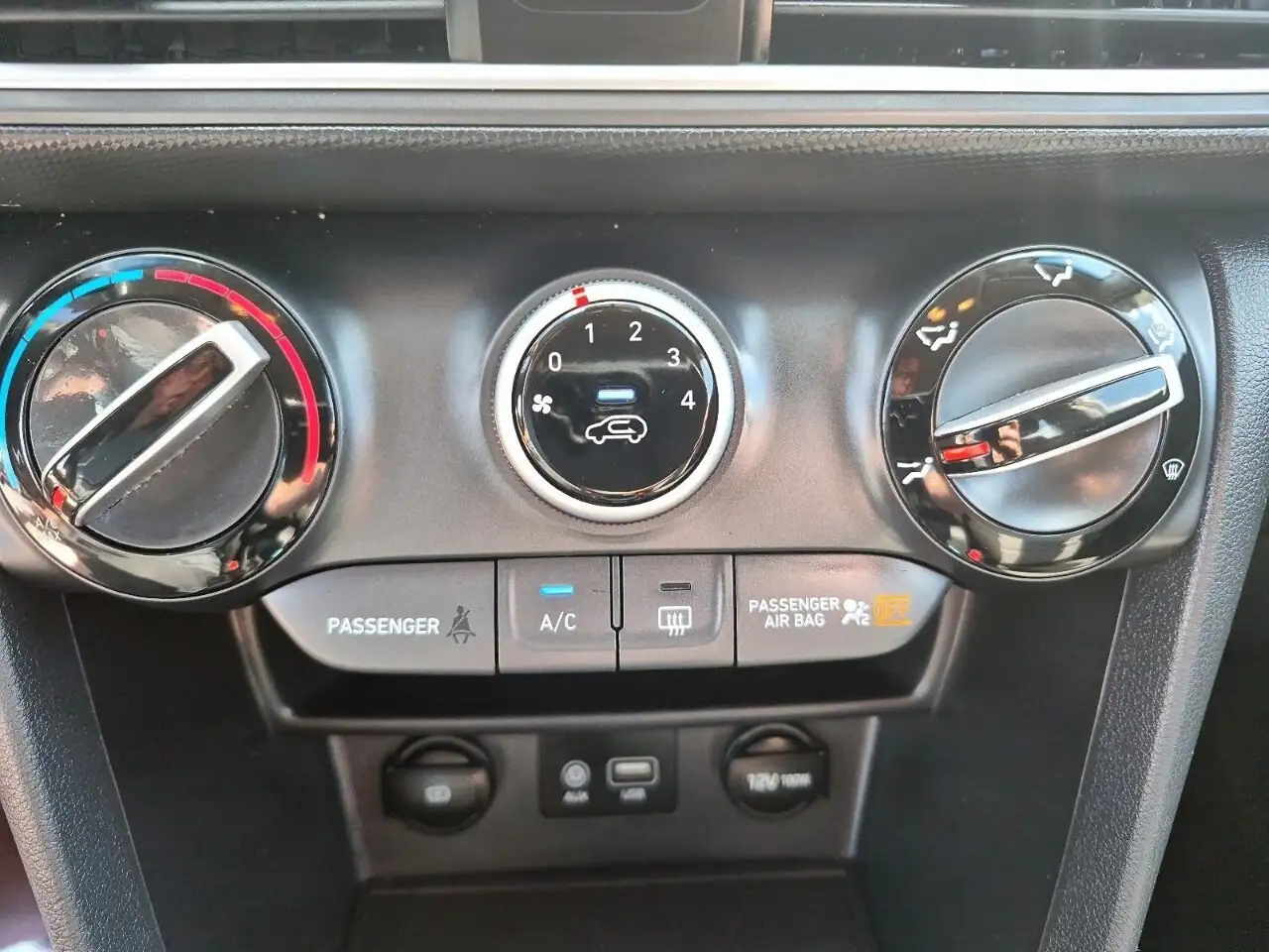 Hyundai KONA photo Hyundai KONA