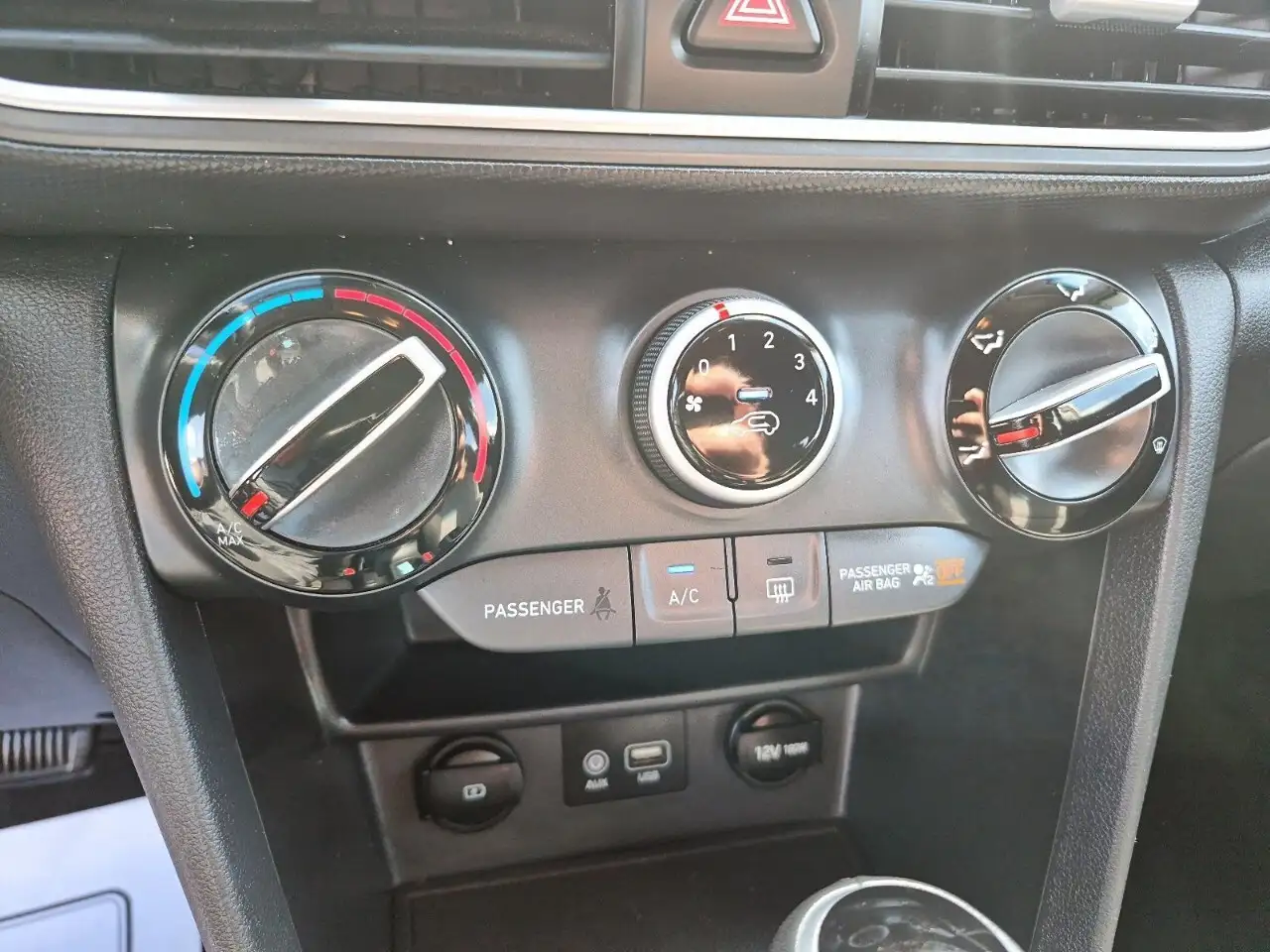 Hyundai KONA photo Hyundai KONA