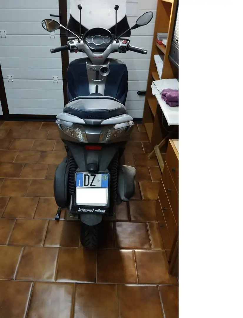 Piaggio MP3 300 Blue - 1