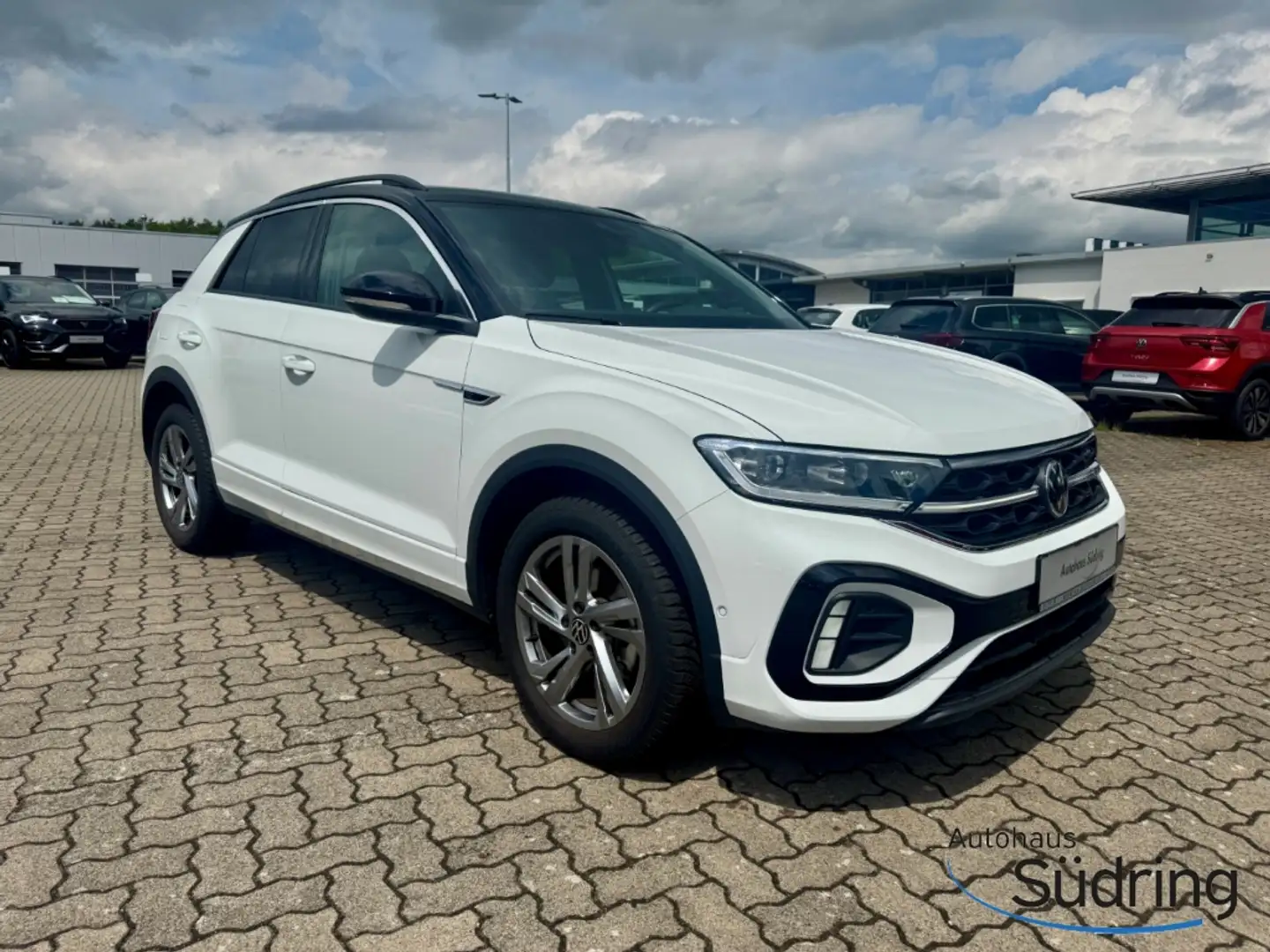 Volkswagen T-Roc 1,5 TSI R-Line DSG AHK Navi beats IQ.Light Weiß - 2