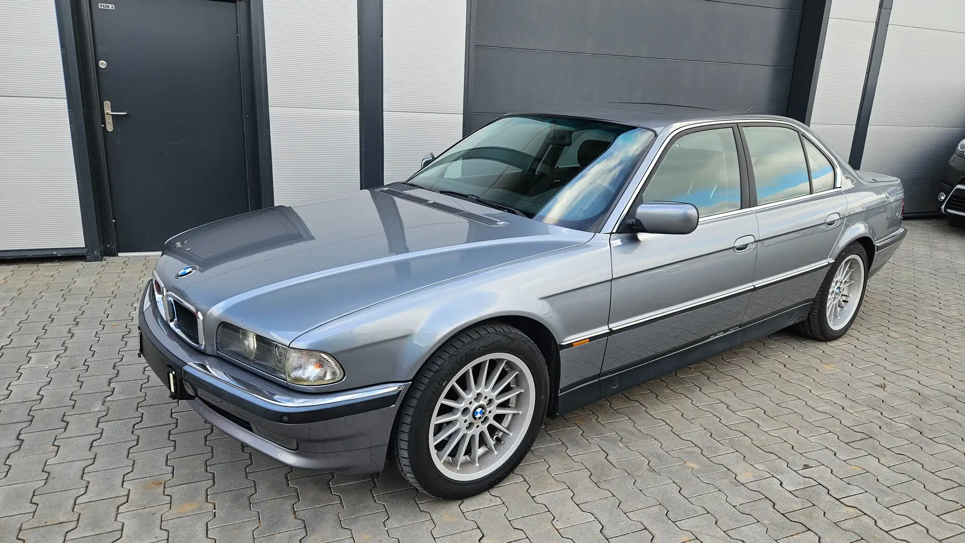 BMW 730 730i * V8 * E38 * Handschalter * Leder Gris - 1