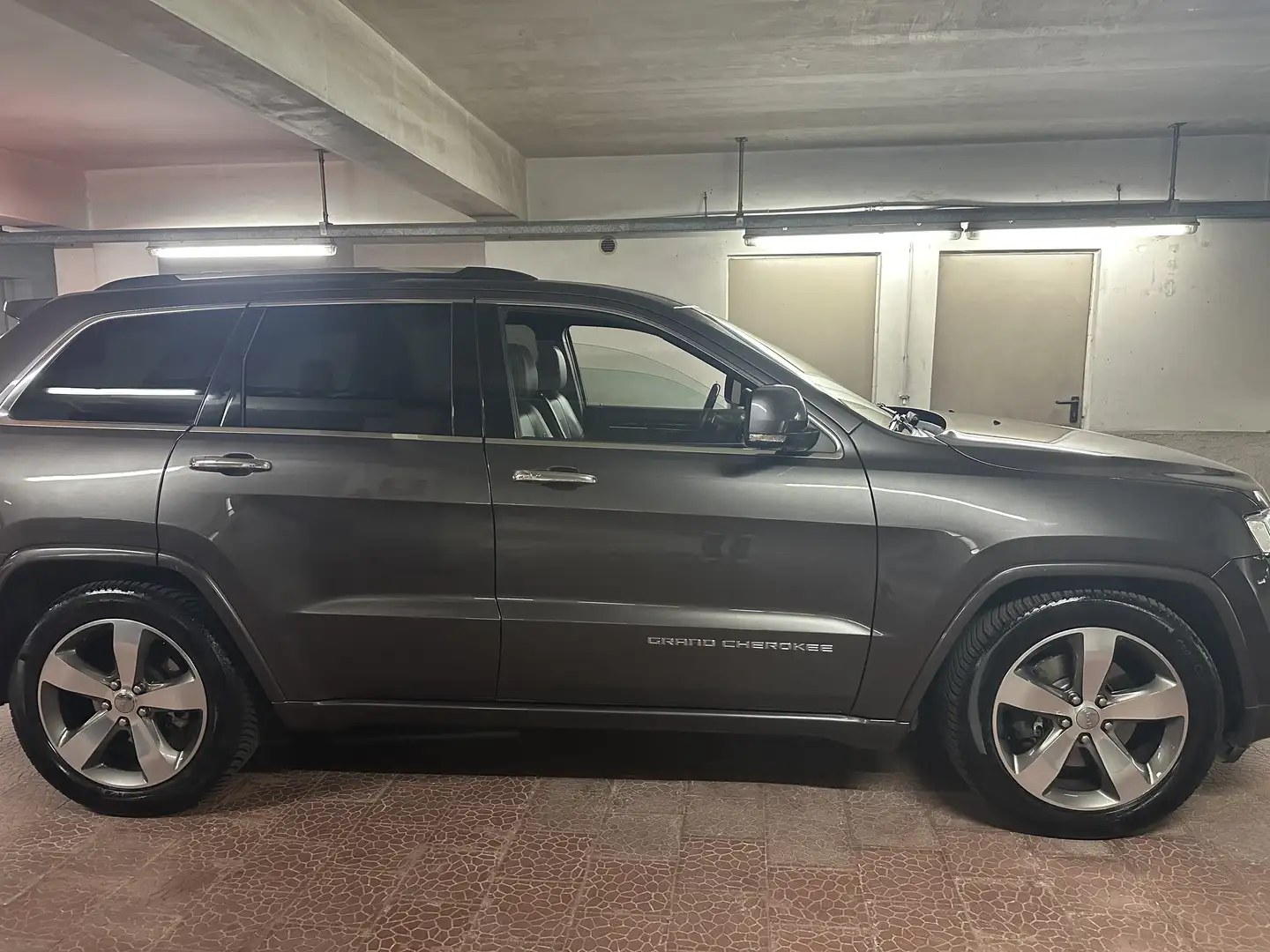 Jeep Grand Cherokee 3.0 crd Overland auto - 1