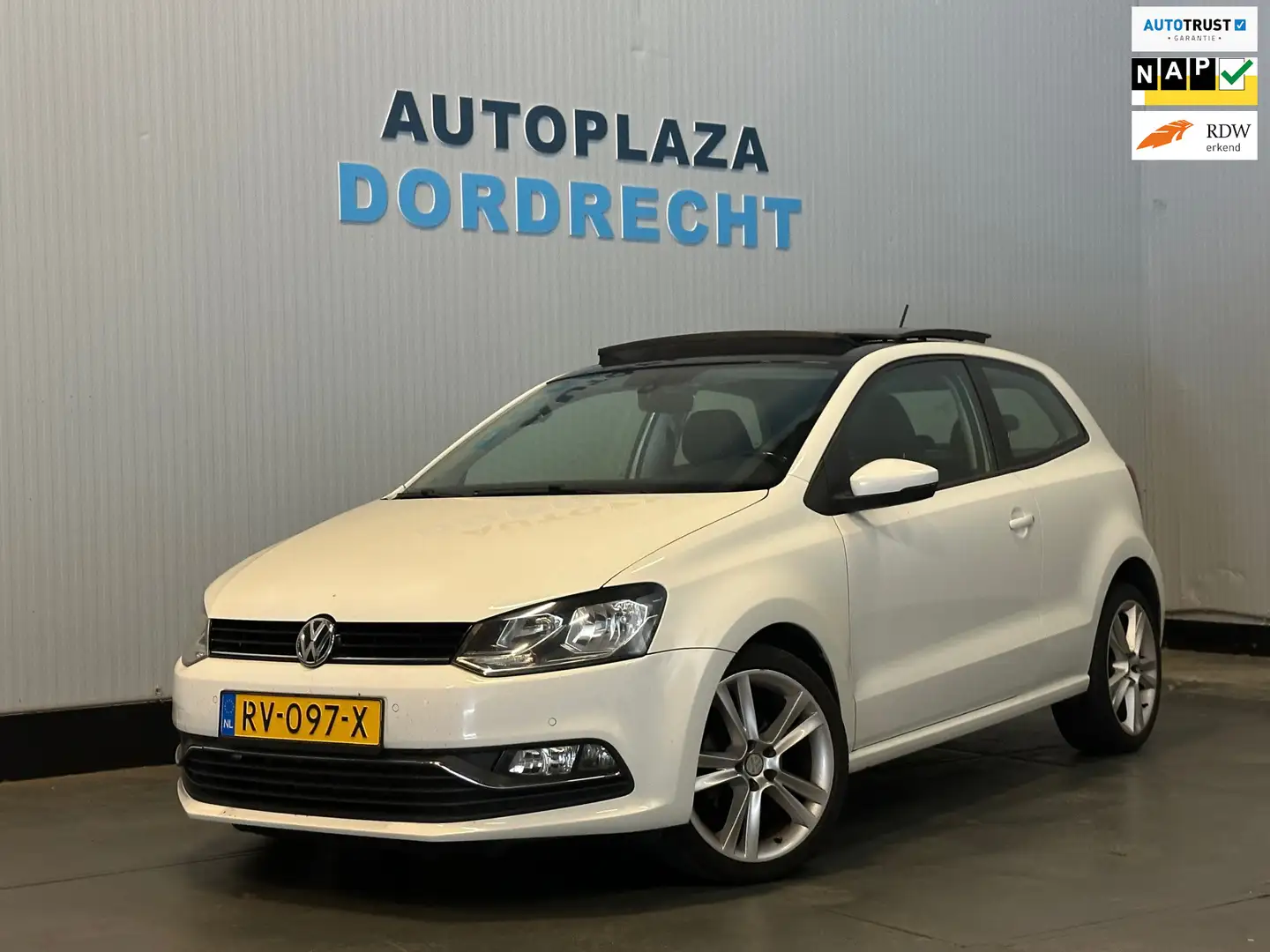 Volkswagen Polo 1.2 TSI Highline Pano / PDC Blanc - 1