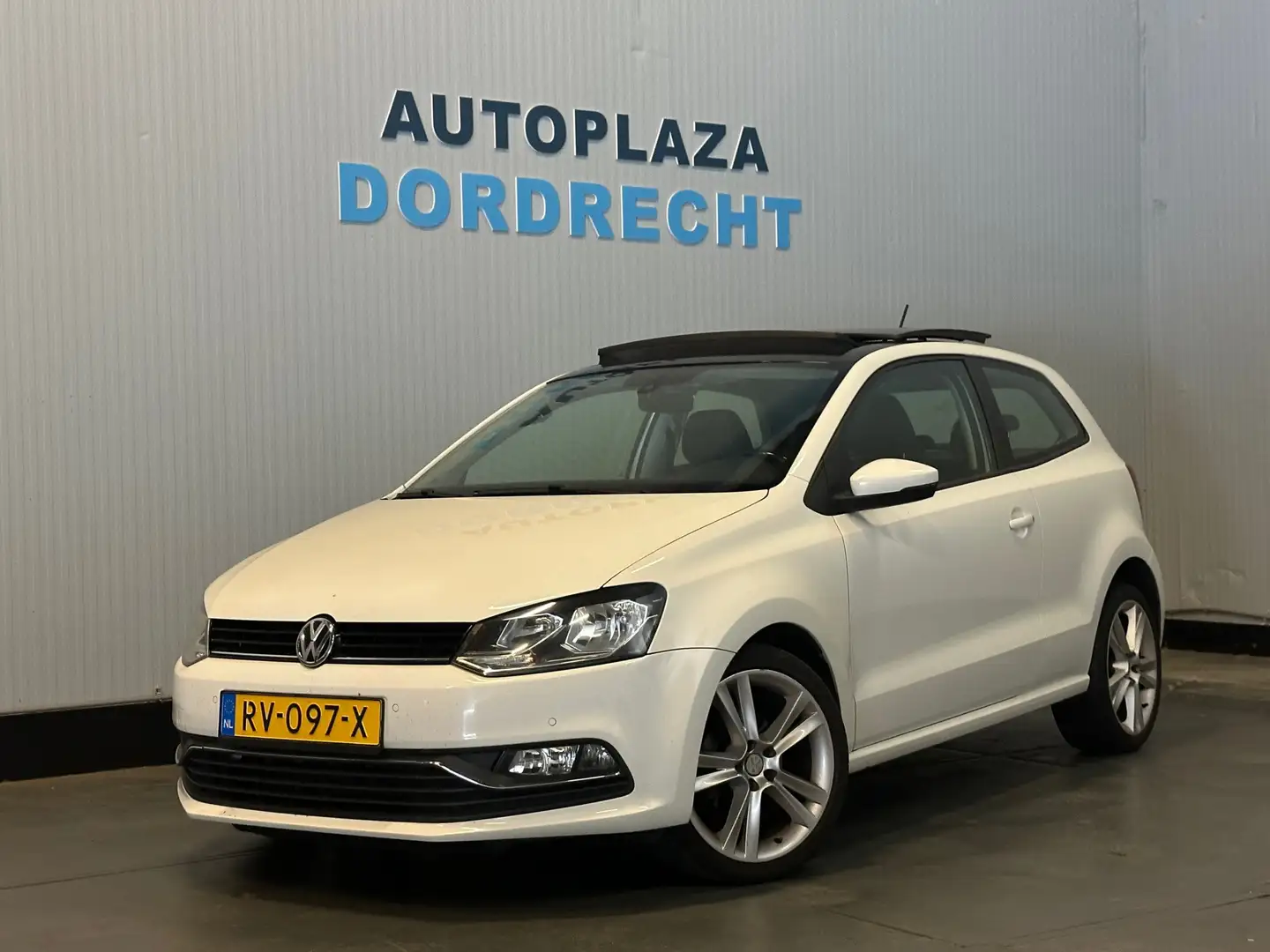 Volkswagen Polo 1.2 TSI Highline Pano / PDC Blanc - 2