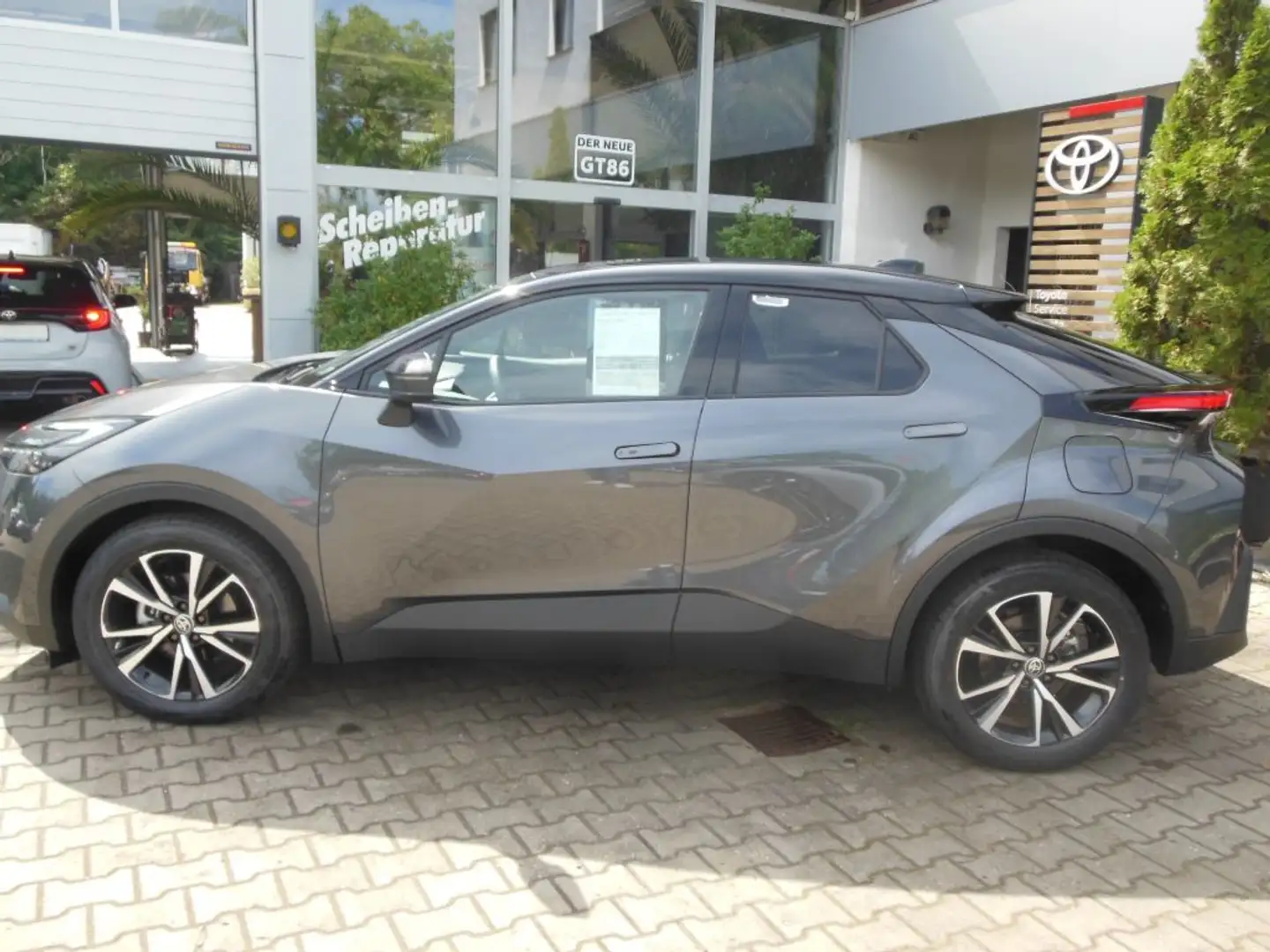Toyota C-HR 2.0 Hybrid Teamplayer* m. Technik Paket Gris - 2