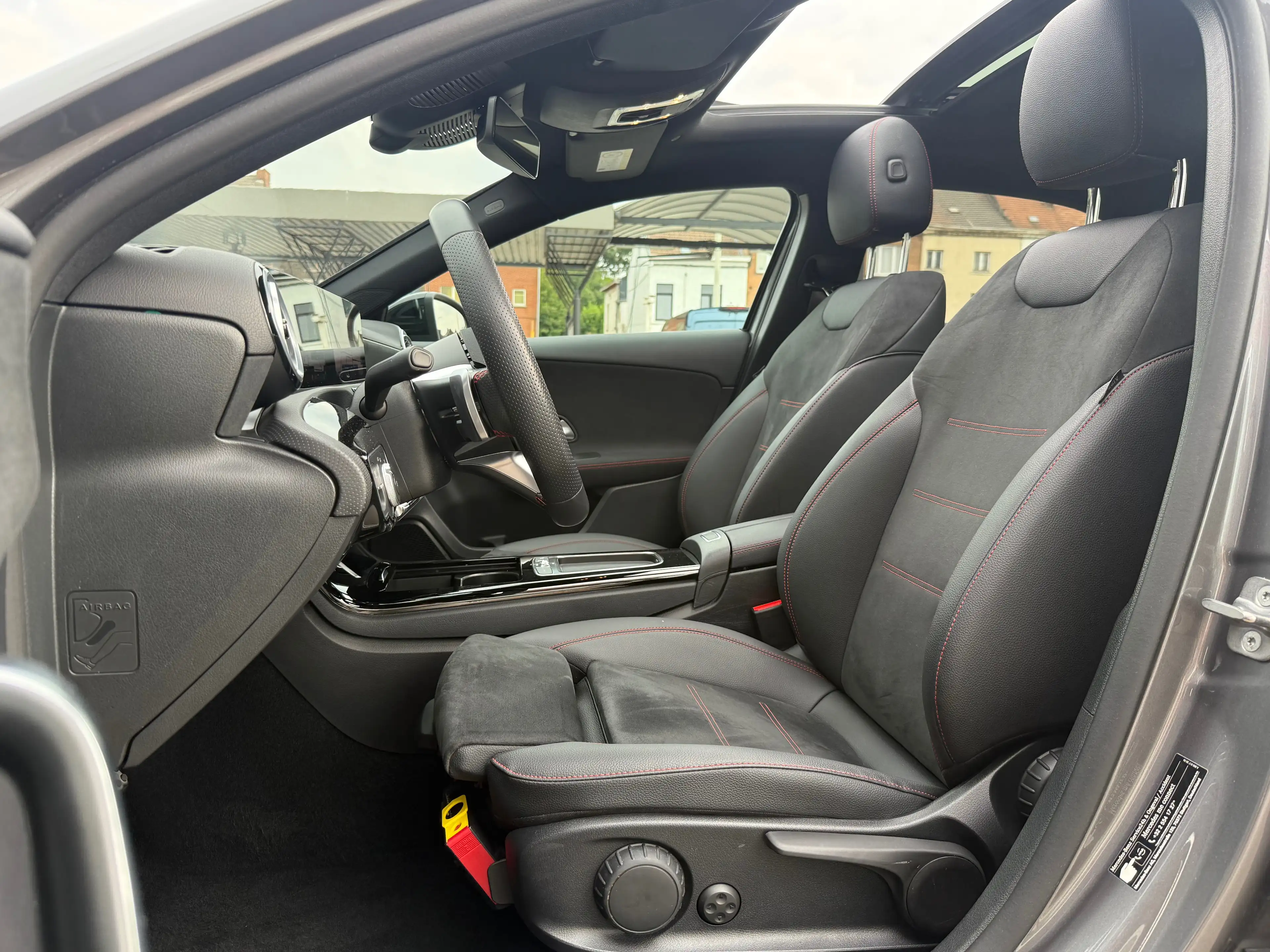 Mercedes-Benz A 180 A 180 AMG Line — photo 13