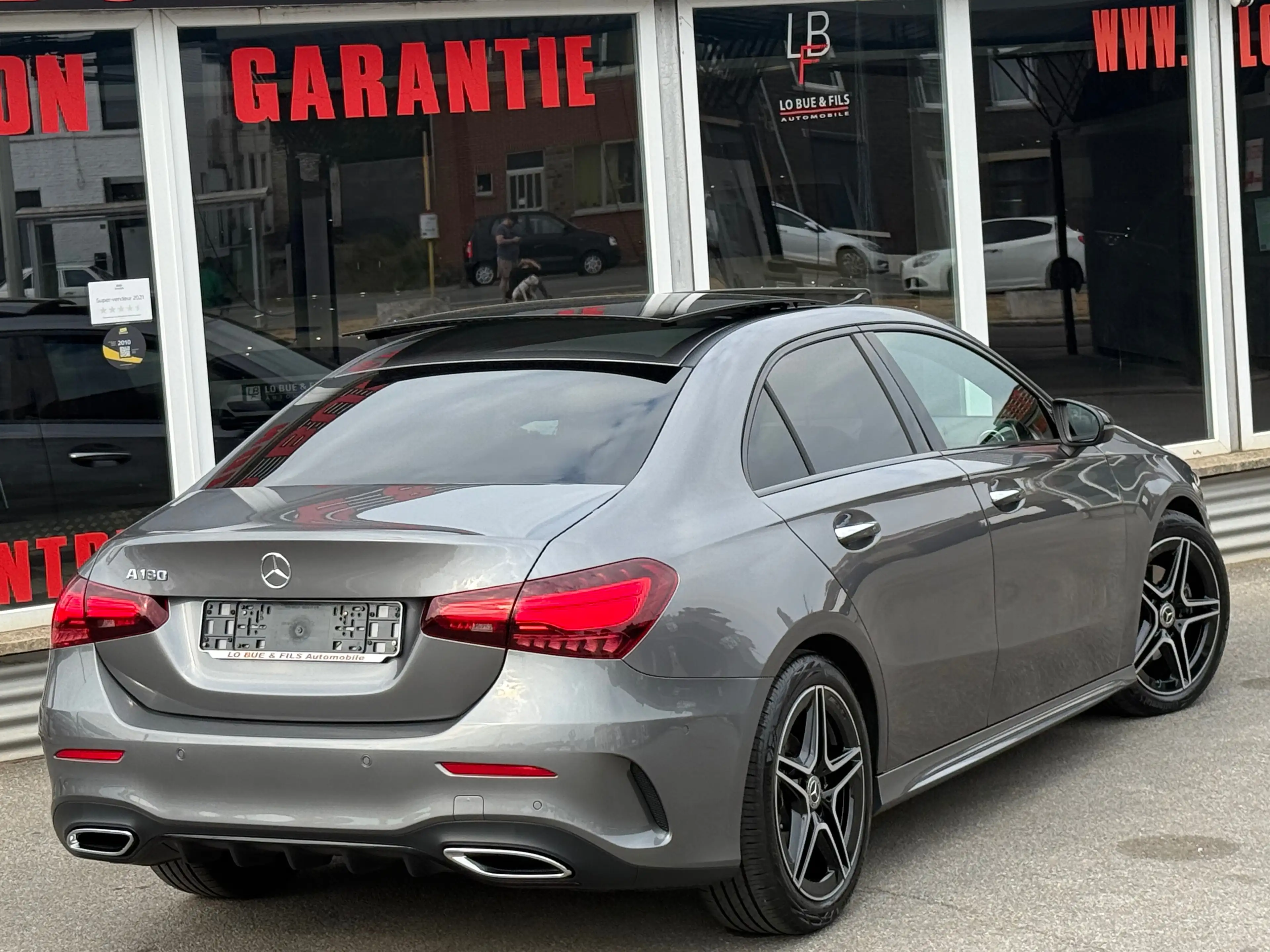 Mercedes-Benz A 180 A 180 AMG Line — photo 10