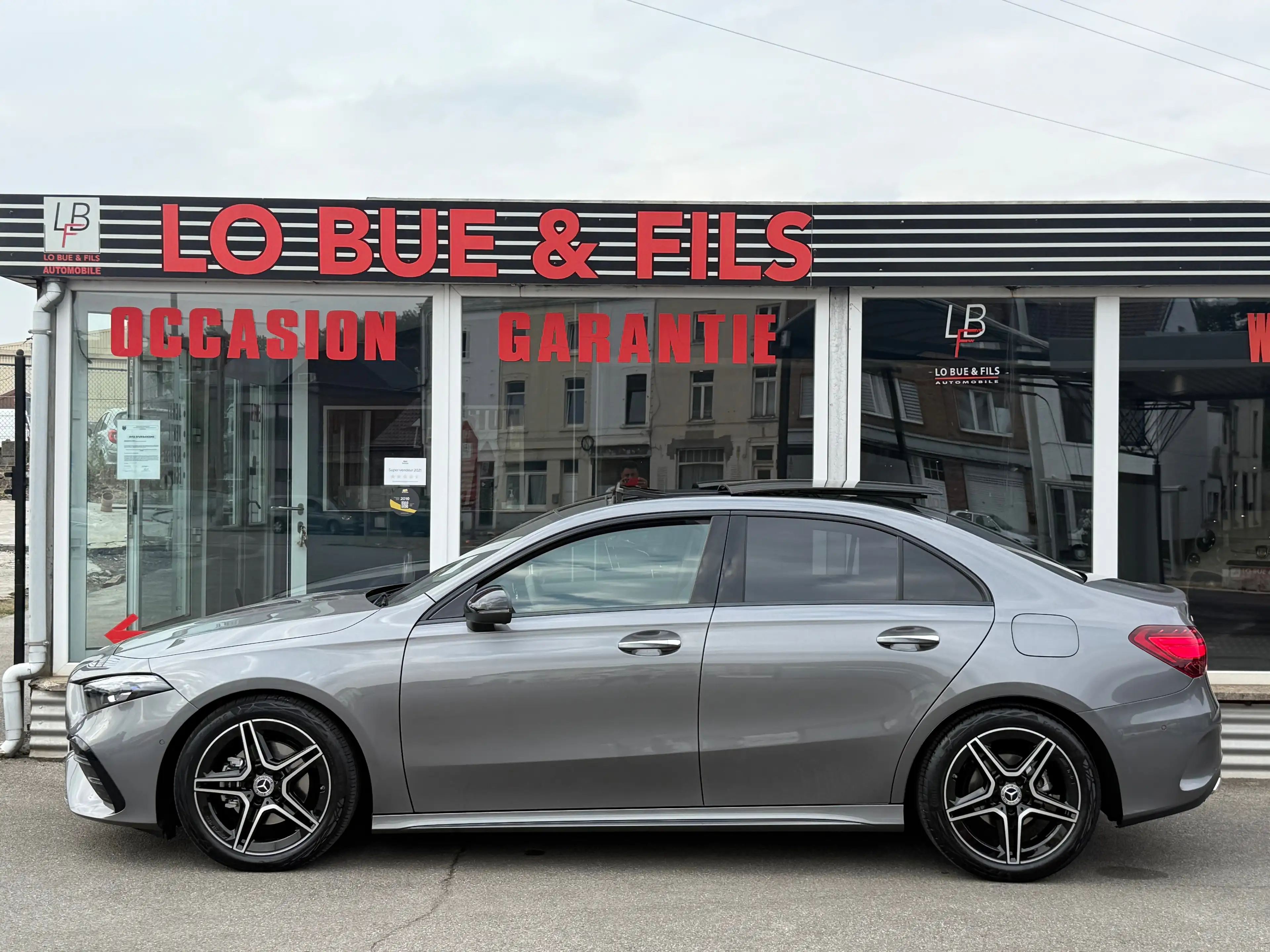 Mercedes-Benz A 180 A 180 AMG Line — photo 3
