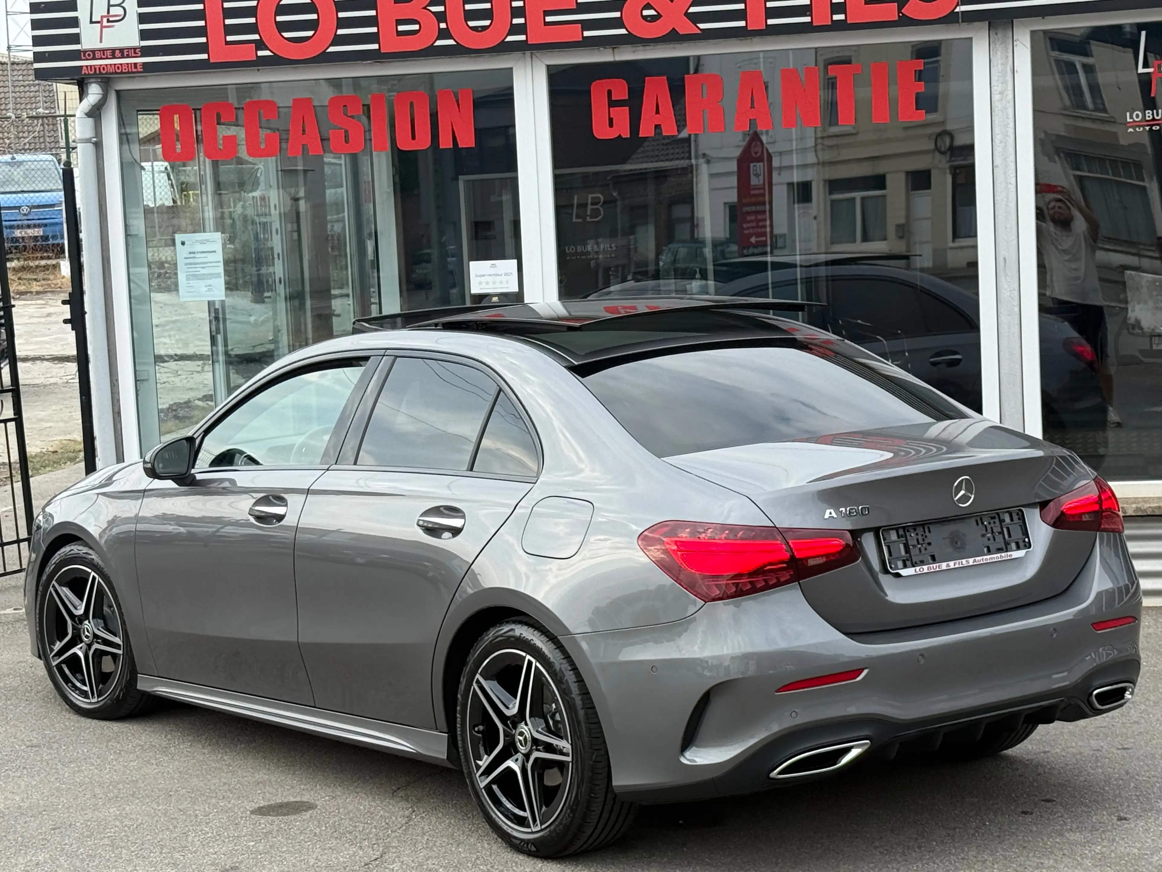 Mercedes-Benz A 180 A 180 AMG Line — photo 6