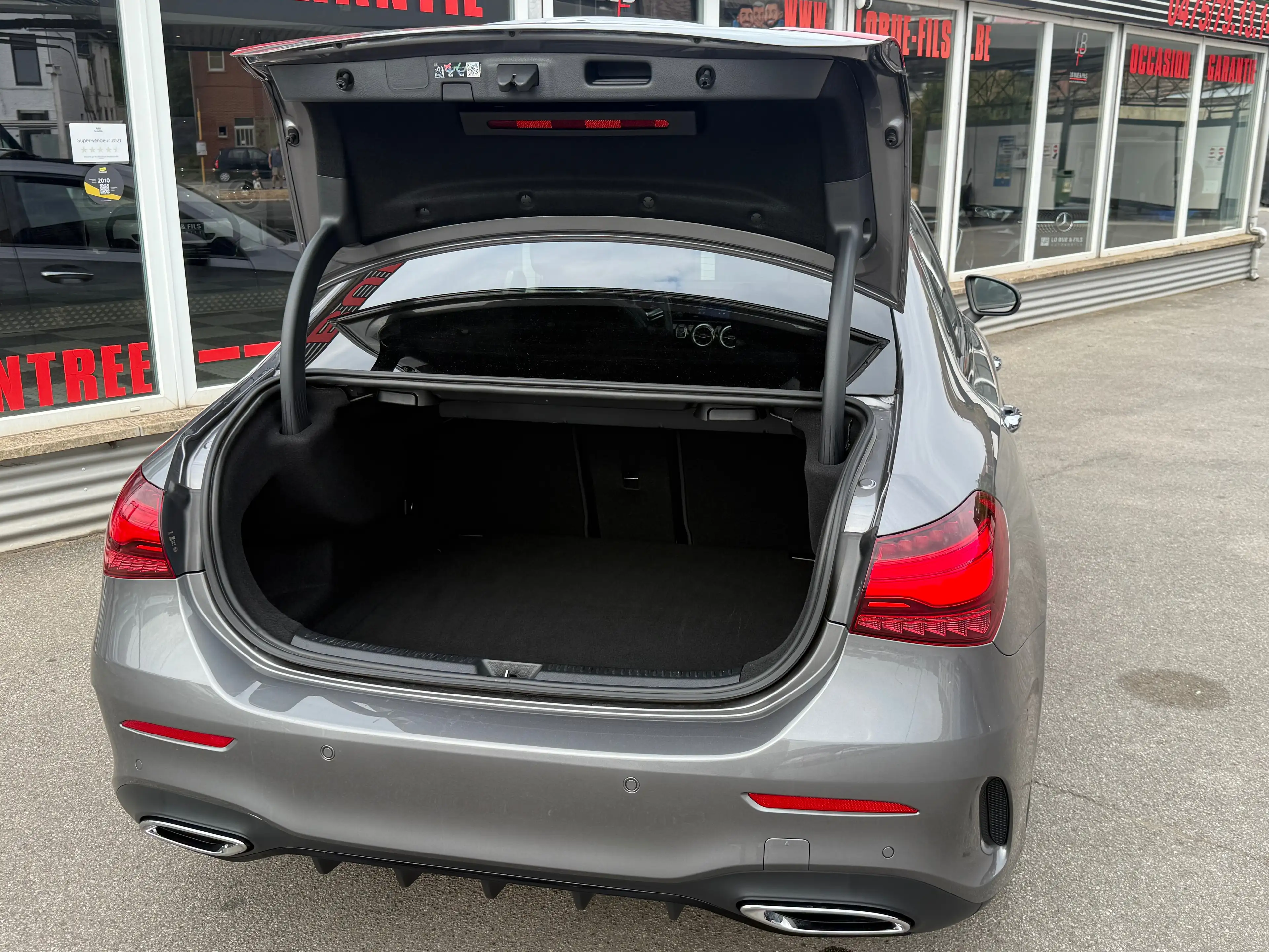 Mercedes-Benz A 180 A 180 AMG Line — photo 12