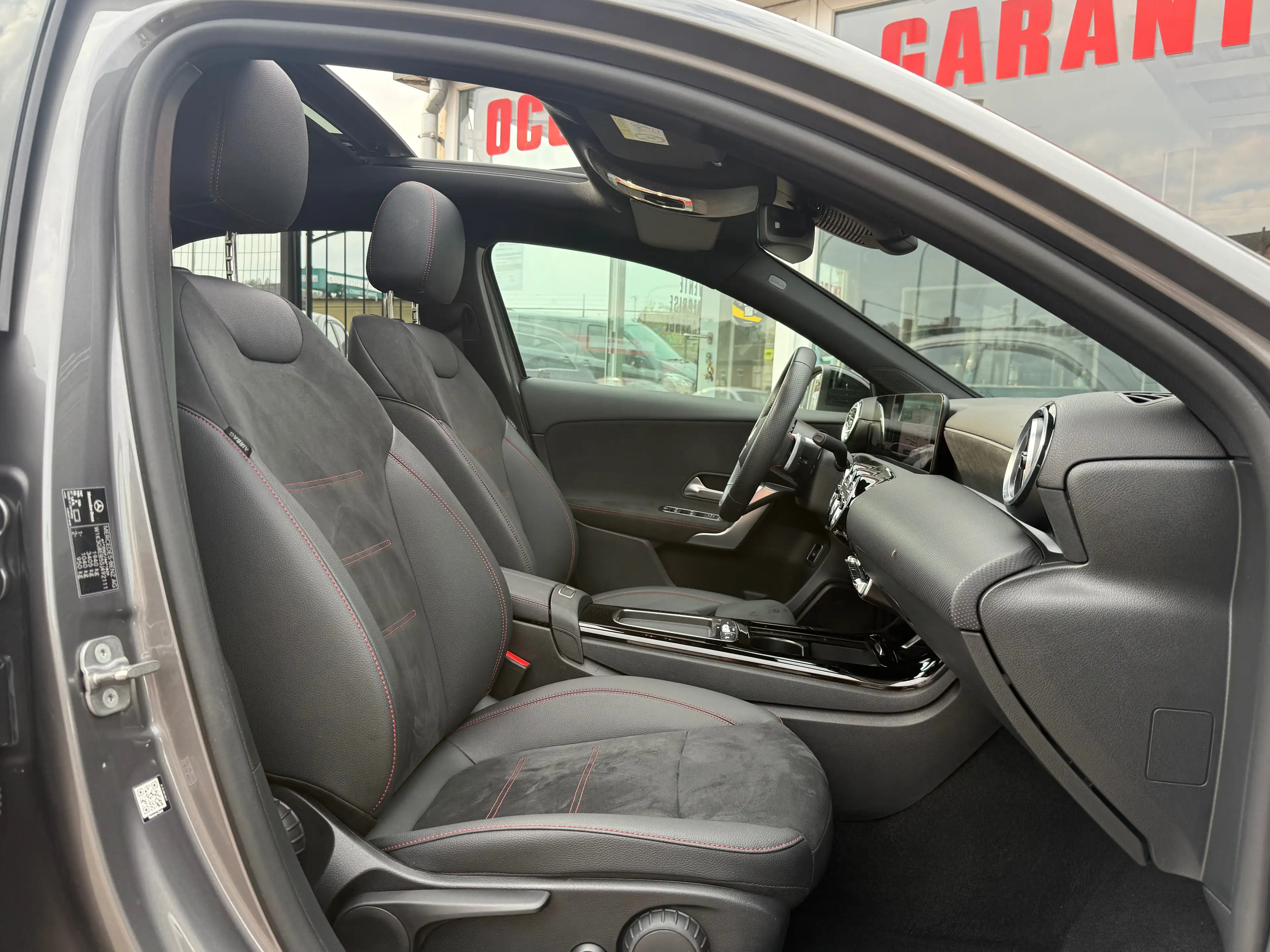 Mercedes-Benz A 180 A 180 AMG Line — photo 15