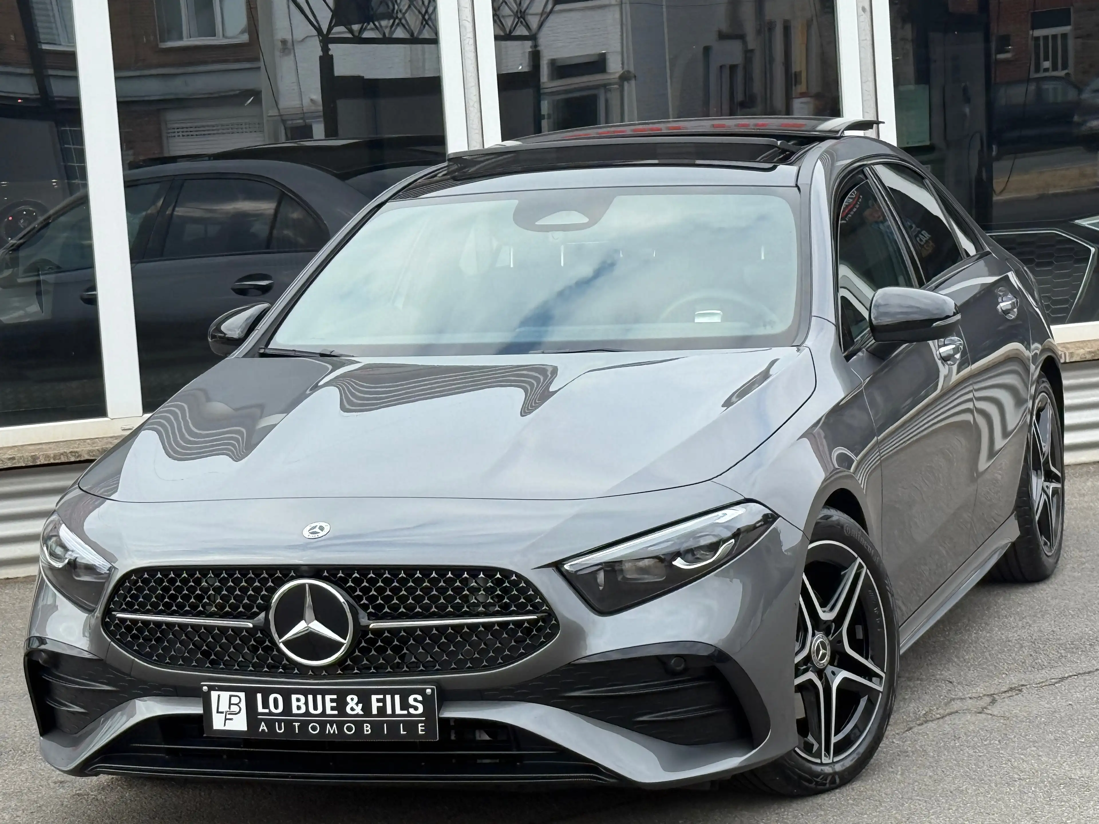 Mercedes-Benz A 180 A 180 AMG Line