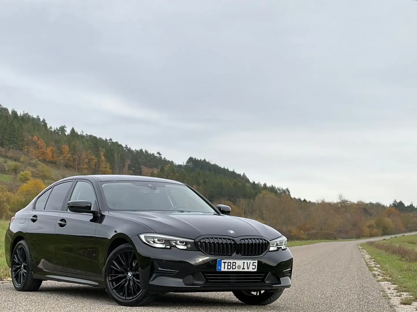 BMW 318 i Lim.Advantage/Ambiente/DAB/LED/BMW-Garantie Schwarz - 1