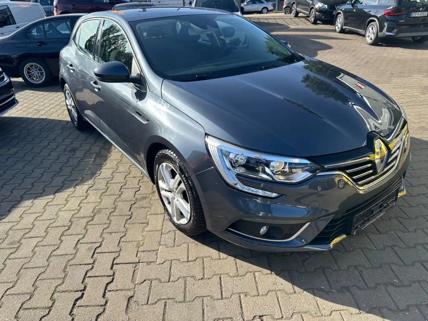 Renault Megane IV Lim. 5-trg. Business Edition Gris - 1