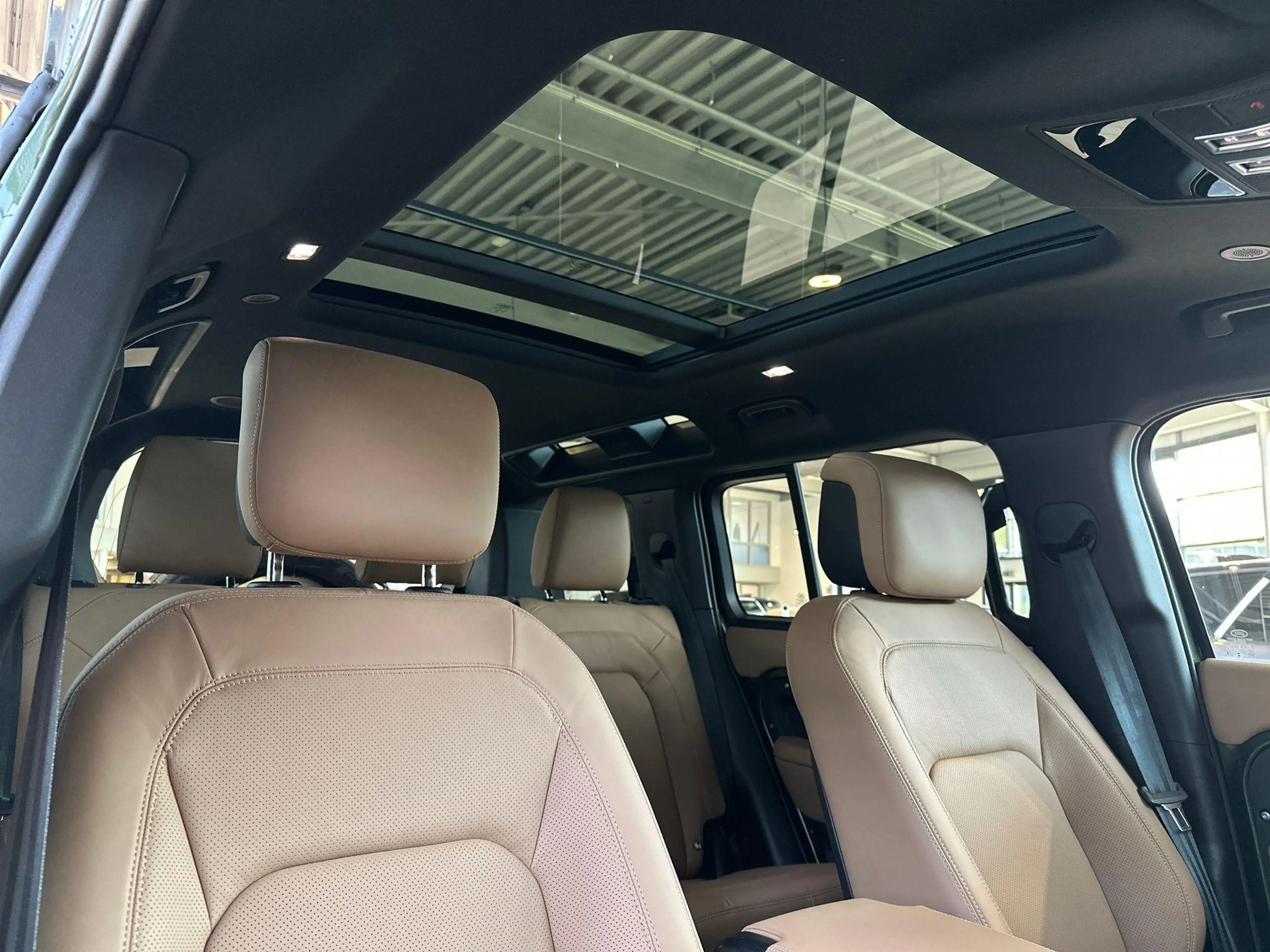 Land Rover Defender 110 P300e 110 X-DYNAMIC HSE -TREKHAAK|TREE PLANKEN — photo 14