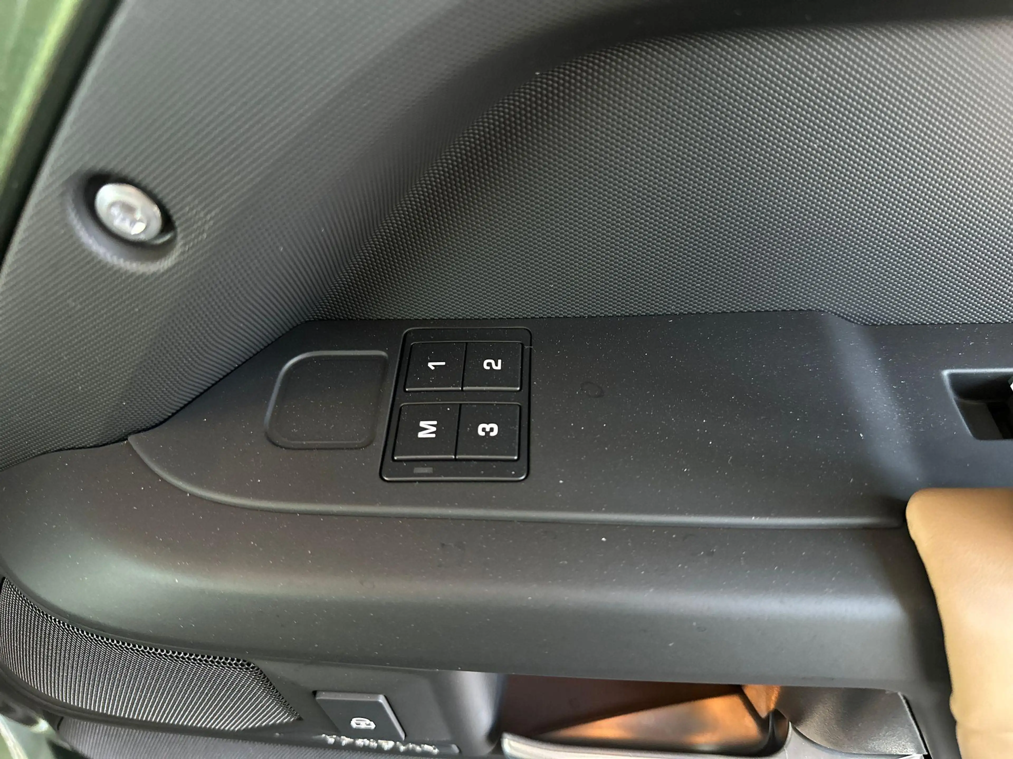 Land Rover Defender 110 P300e 110 X-DYNAMIC HSE -TREKHAAK|TREE PLANKEN — photo 12