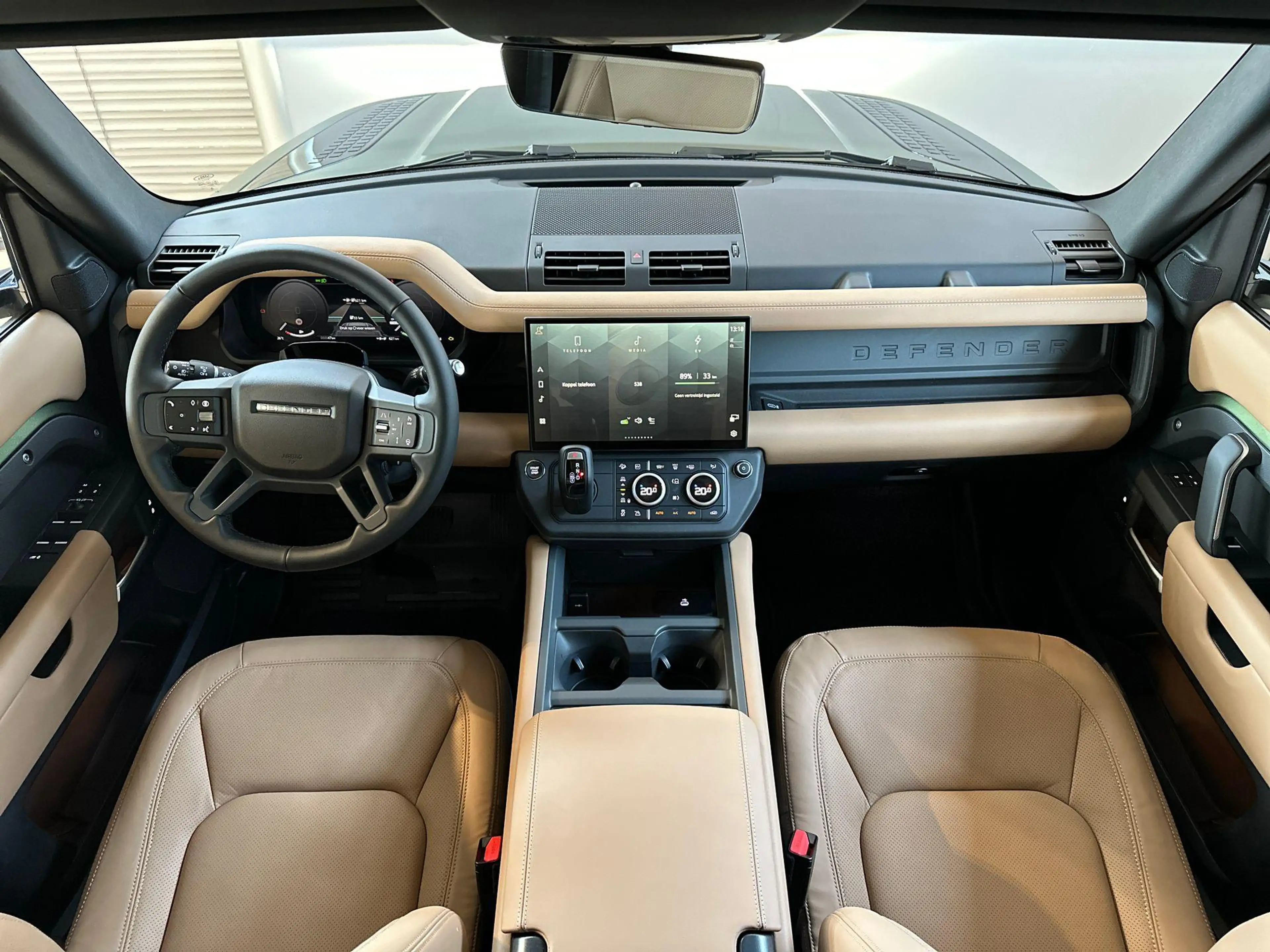 Land Rover Defender 110 P300e 110 X-DYNAMIC HSE -TREKHAAK|TREE PLANKEN — photo 4