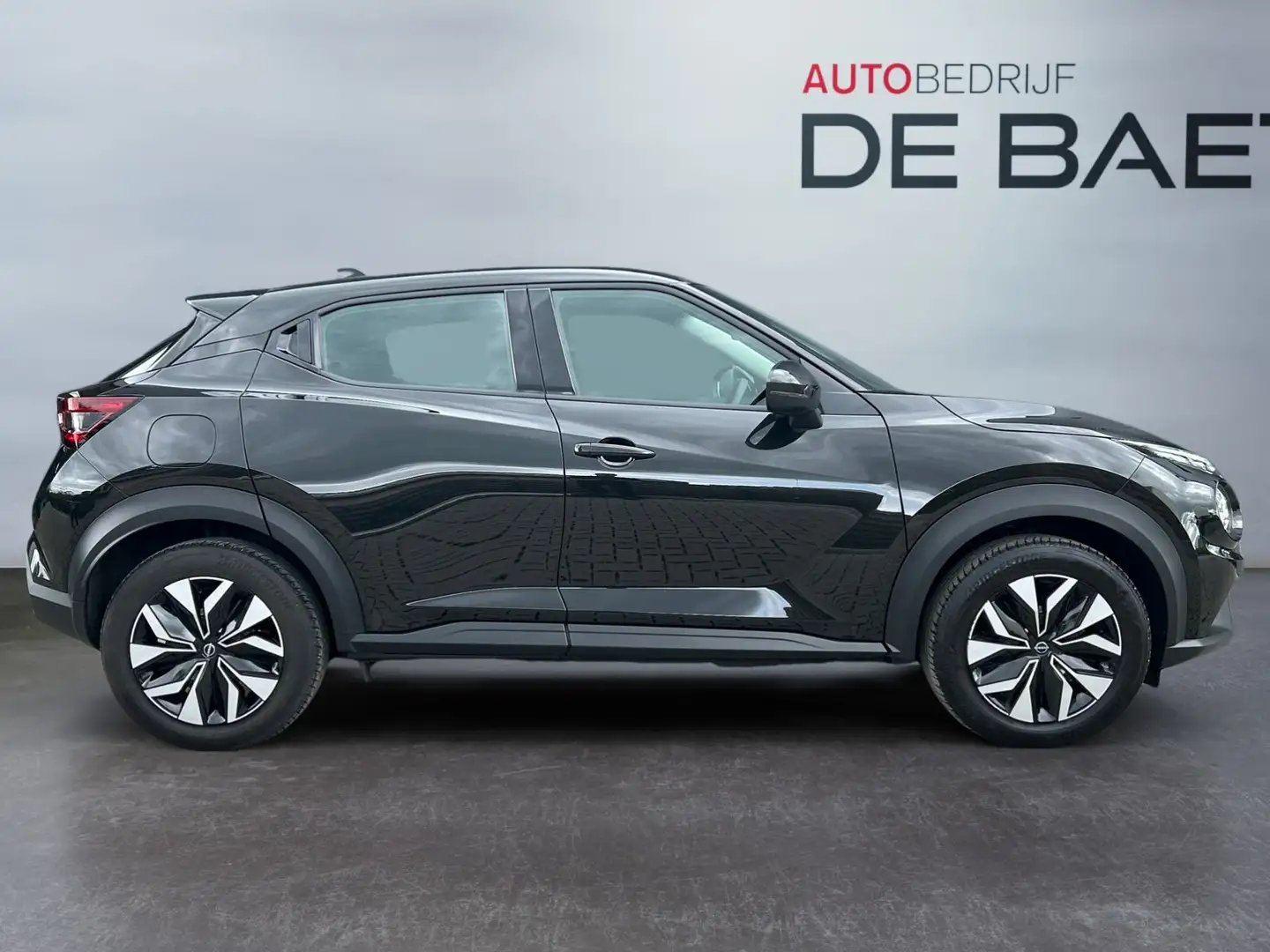 Nissan Juke 1.0 DIG-T 2WD Acenta DCT (EU6AP) Zwart - 2