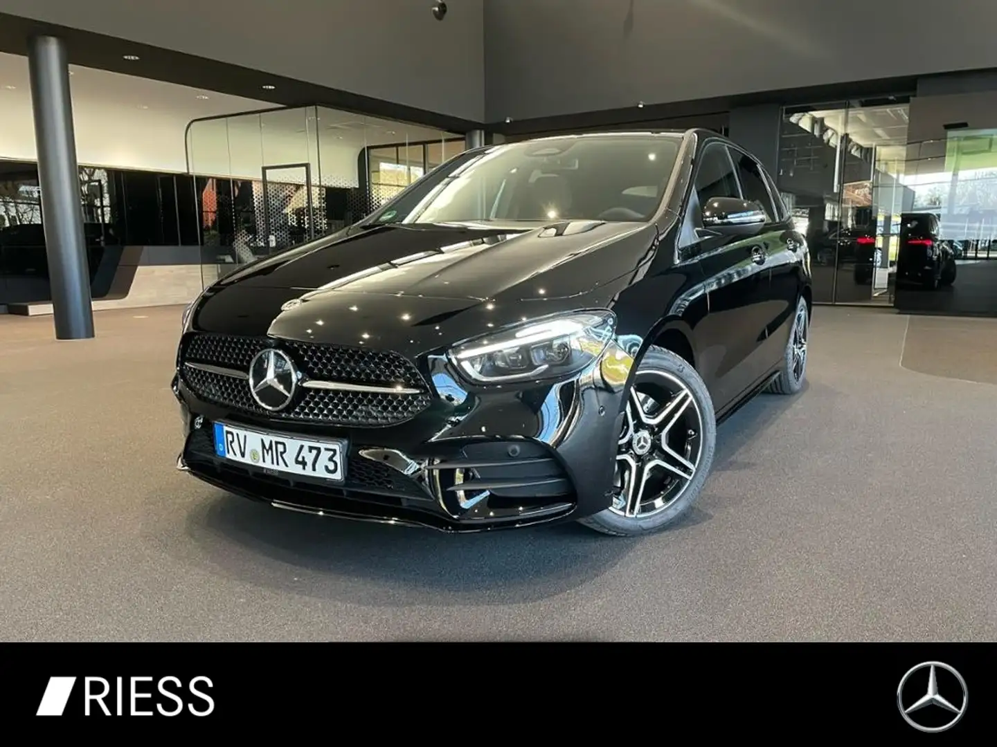 Mercedes-Benz B 250 e AMG+AHK+PANO+DISTR+MULTIB+KEYL+TOTWKL+ Černá - 1