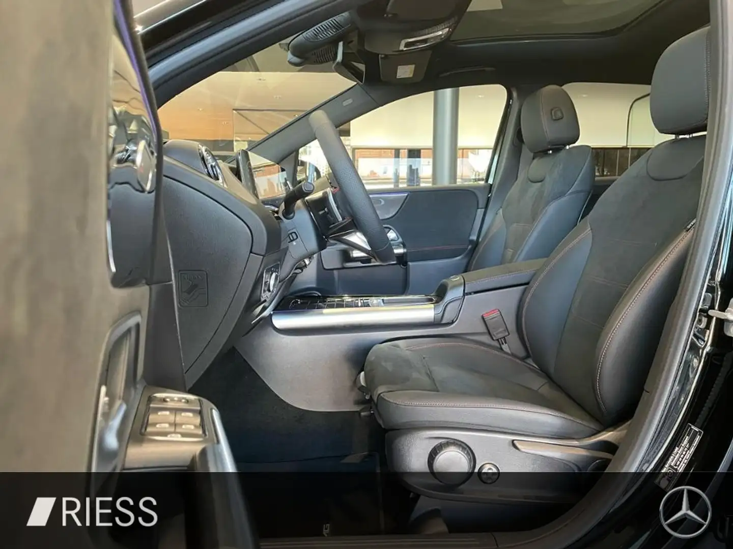 Mercedes-Benz B 250 e AMG+AHK+PANO+DISTR+MULTIB+KEYL+TOTWKL+ Nero - 2