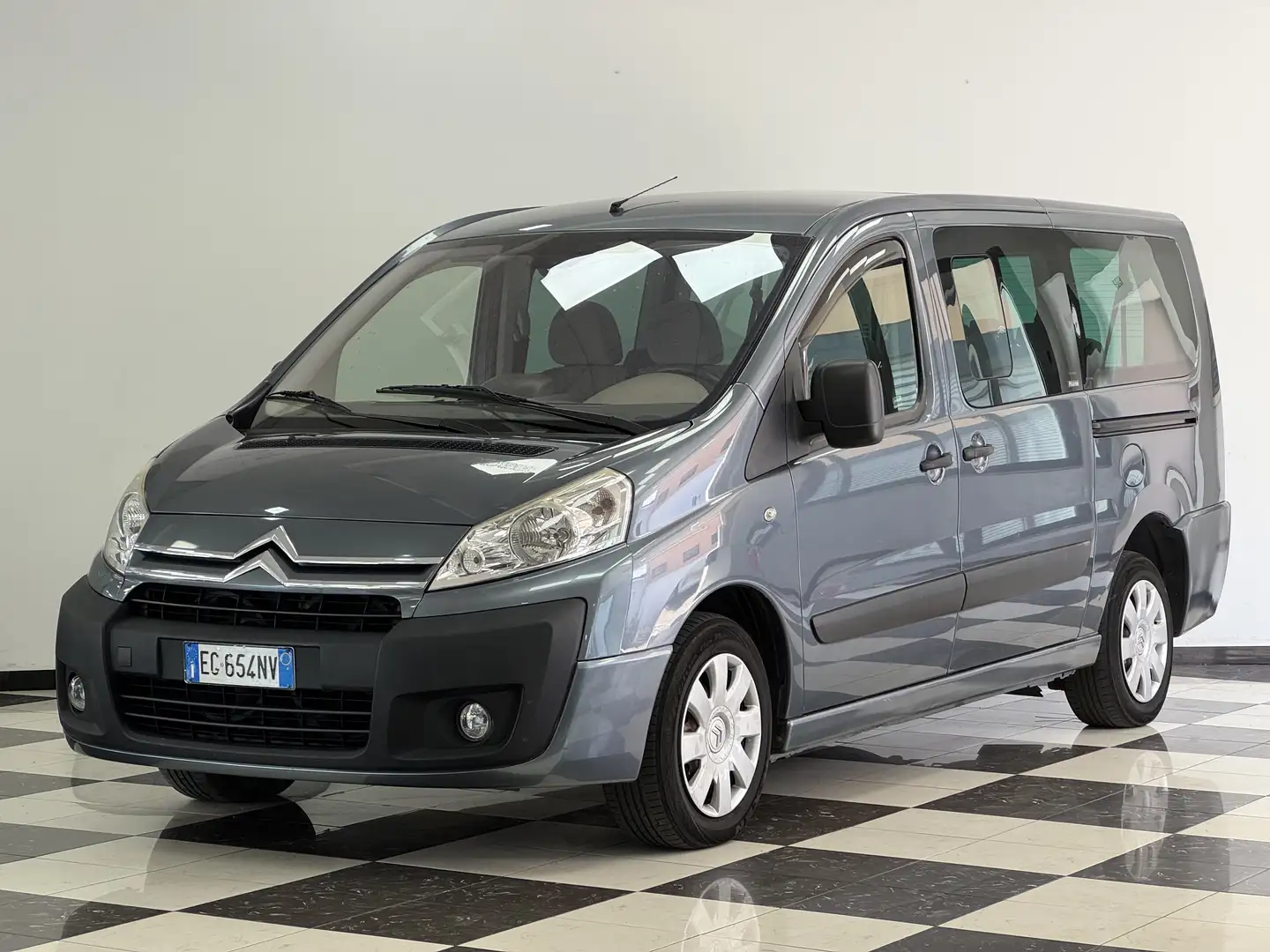 Citroen Jumpy Panorama 2.0 HDi 120 CV L2H1 DPF 9 POSTI Gris - 1