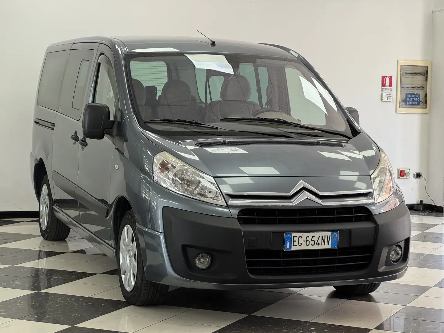 Citroen Jumpy Panorama 2.0 HDi 120 CV L2H1 DPF 9 POSTI Gris - 2