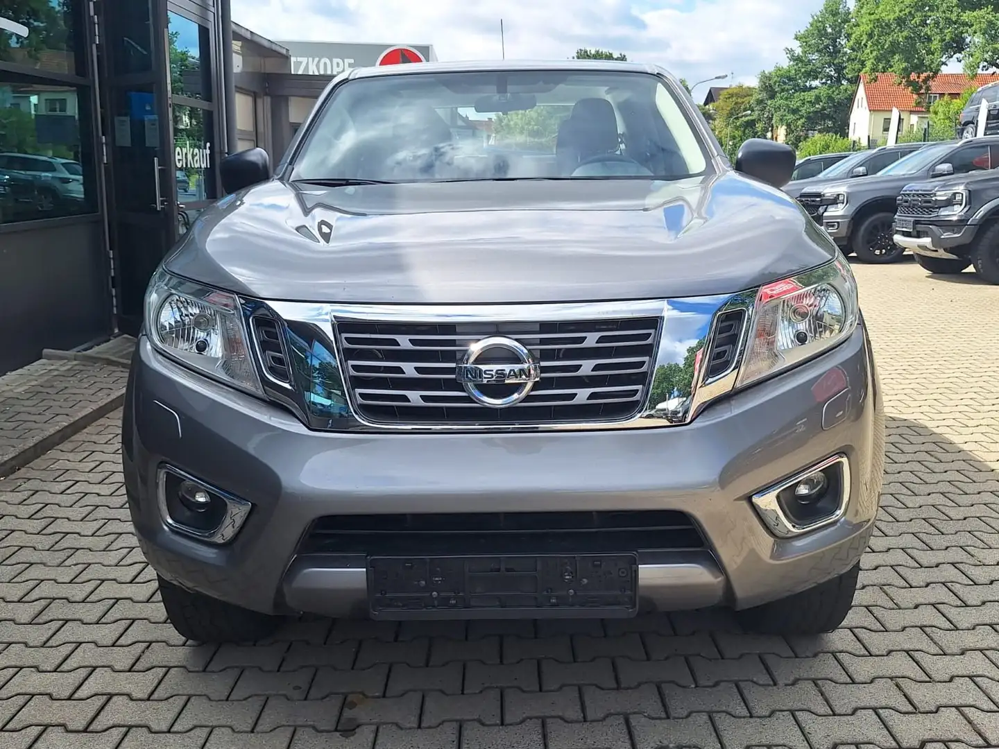 Nissan Navara 2,3 Acenta Doka 4x4 AHK3,5t 1.Hd Diffsper Grau - 2
