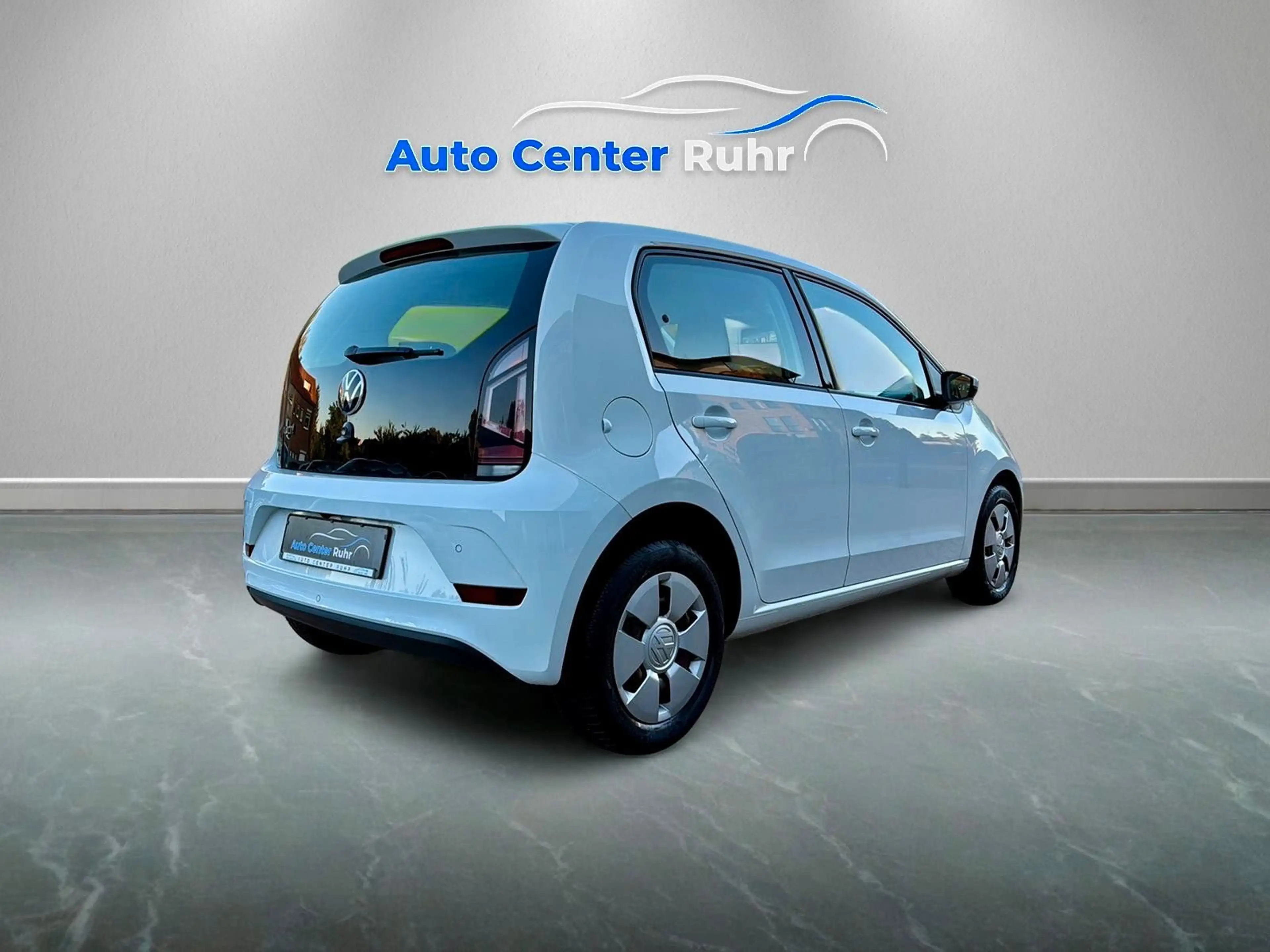 Volkswagen up! Move *Kamera*Spurhalteass.*DAB*Klima*PDC* — photo 7