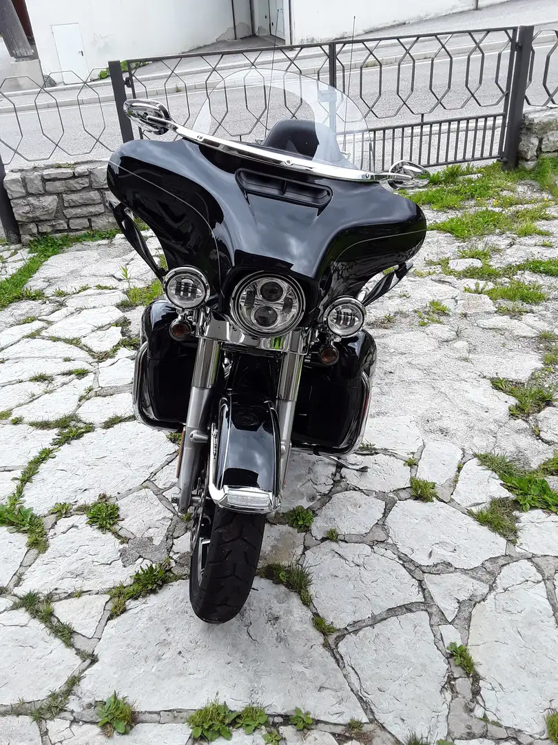 Harley-Davidson Electra Glide Negru - 2