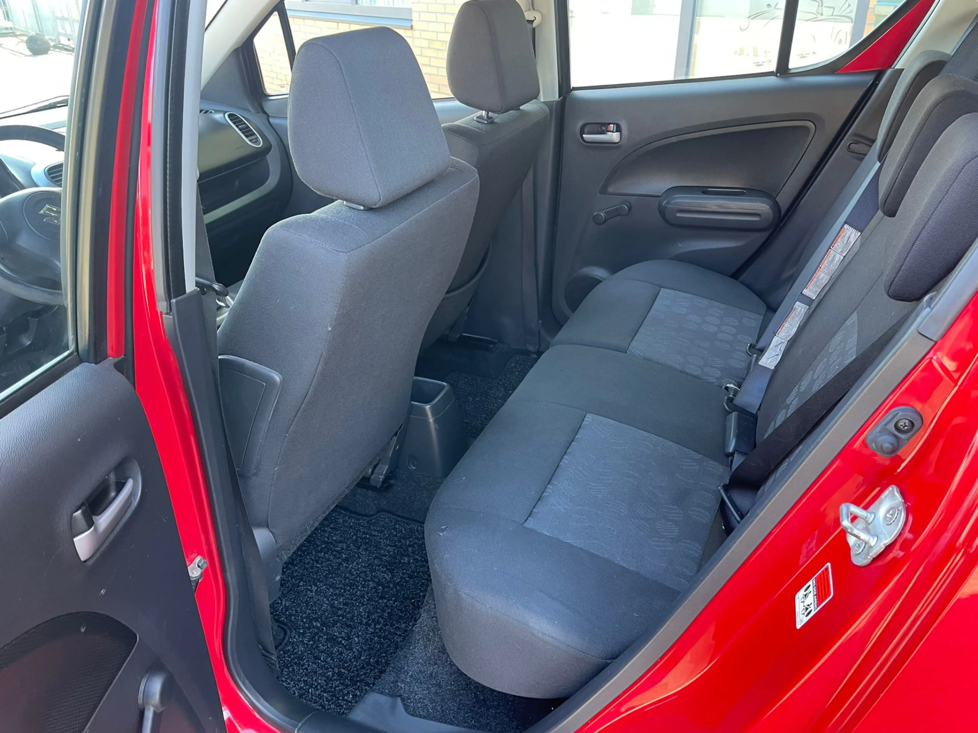 Suzuki Splash 1.0 Comfort leuke sportieve zuinige auto — photo 9