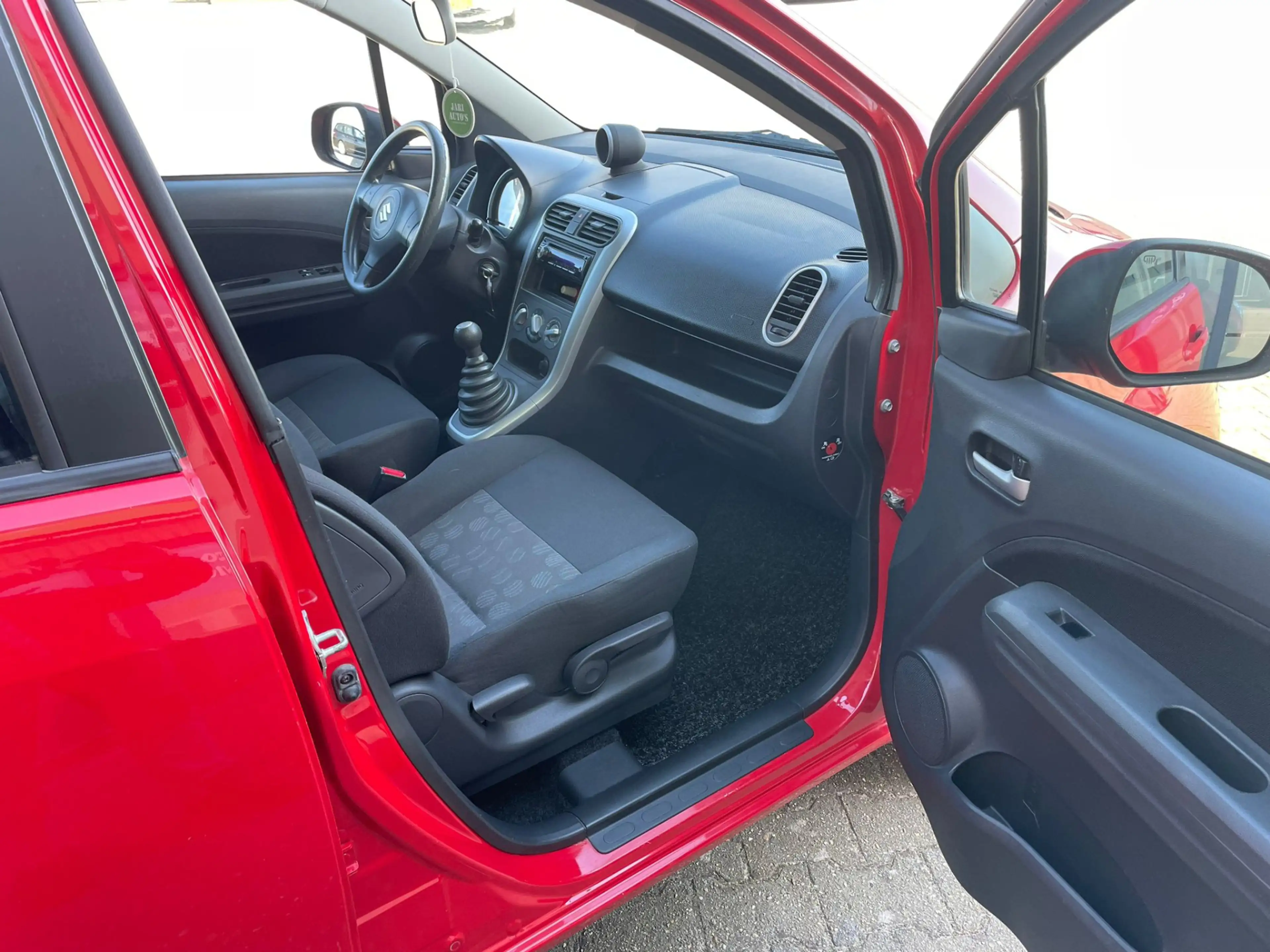 Suzuki Splash 1.0 Comfort leuke sportieve zuinige auto — photo 8
