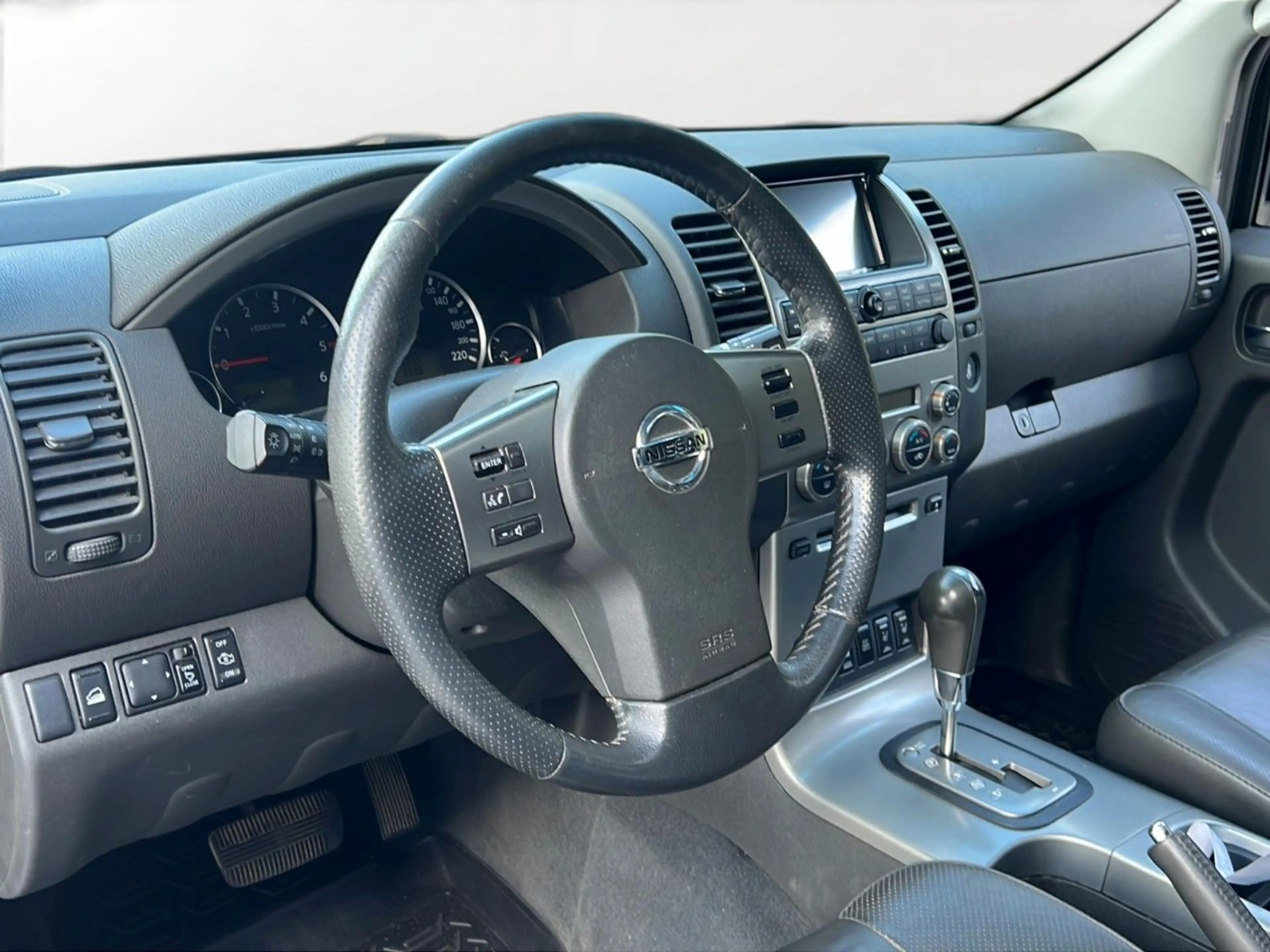 Nissan Pathfinder 2.5 dCi Premium*SCHDACH*7SITZER*NAVI* — photo 4