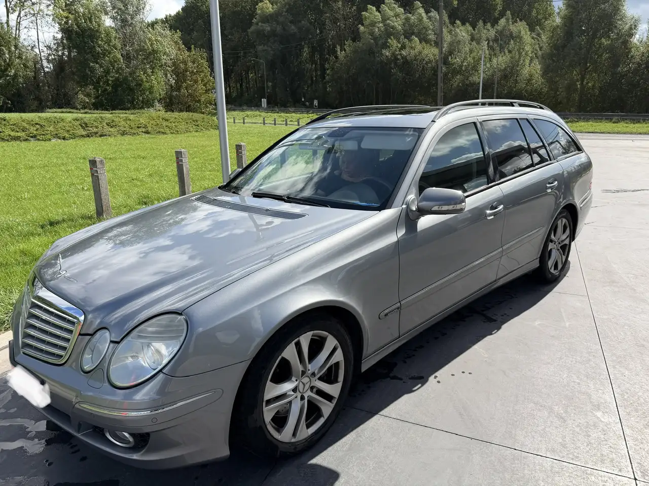 Mercedes-Benz E 200