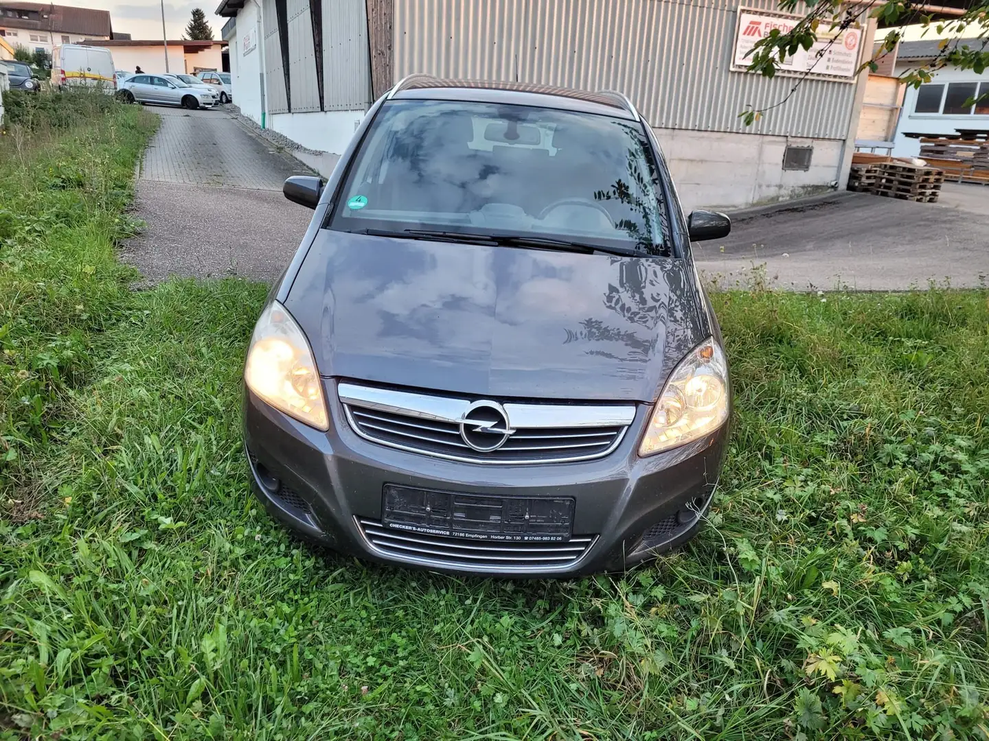 Opel Zafira 1.6 Gris - 2