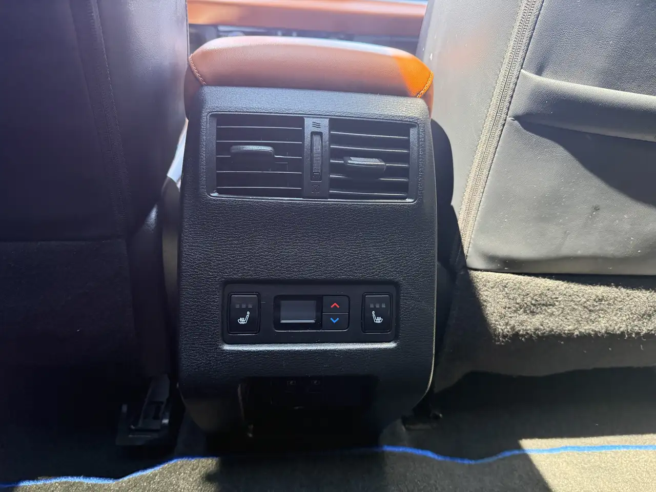 Mitsubishi Outlander снимка Mitsubishi Outlander