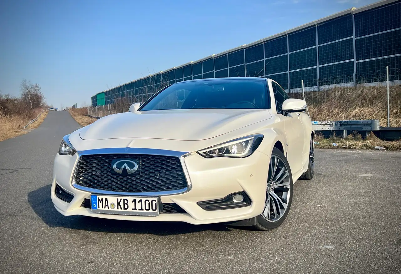 Infiniti Q60
